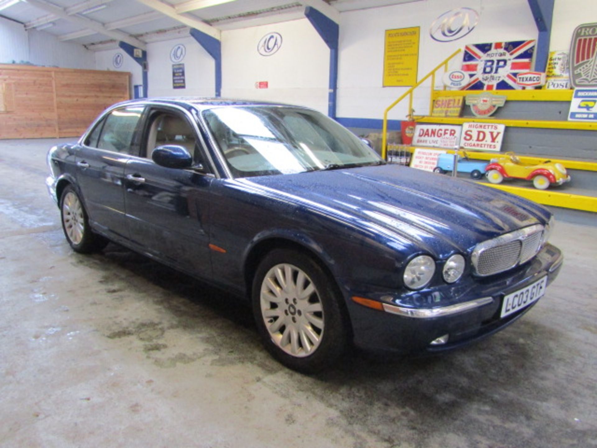 03 03 Jaguar XJ6 V6 V6 SE Auto - Image 5 of 16