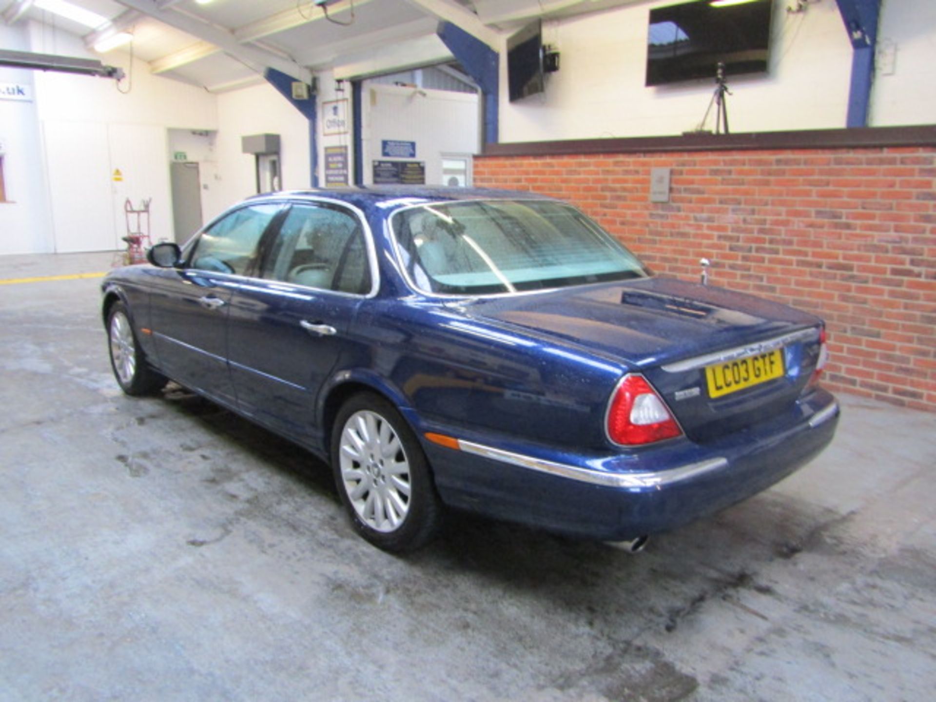 03 03 Jaguar XJ6 V6 V6 SE Auto - Image 4 of 16