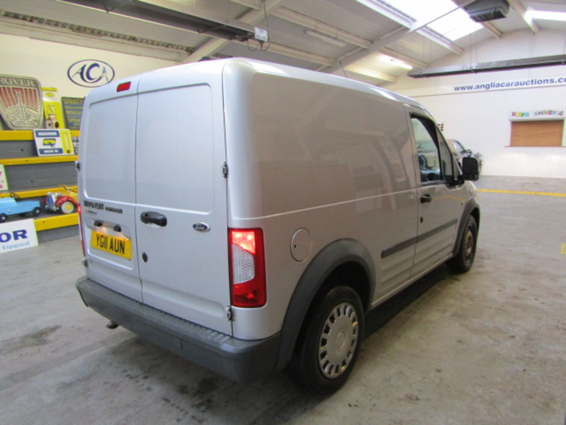 11 11 Ford Transit Connect 75 T200 - Image 2 of 18