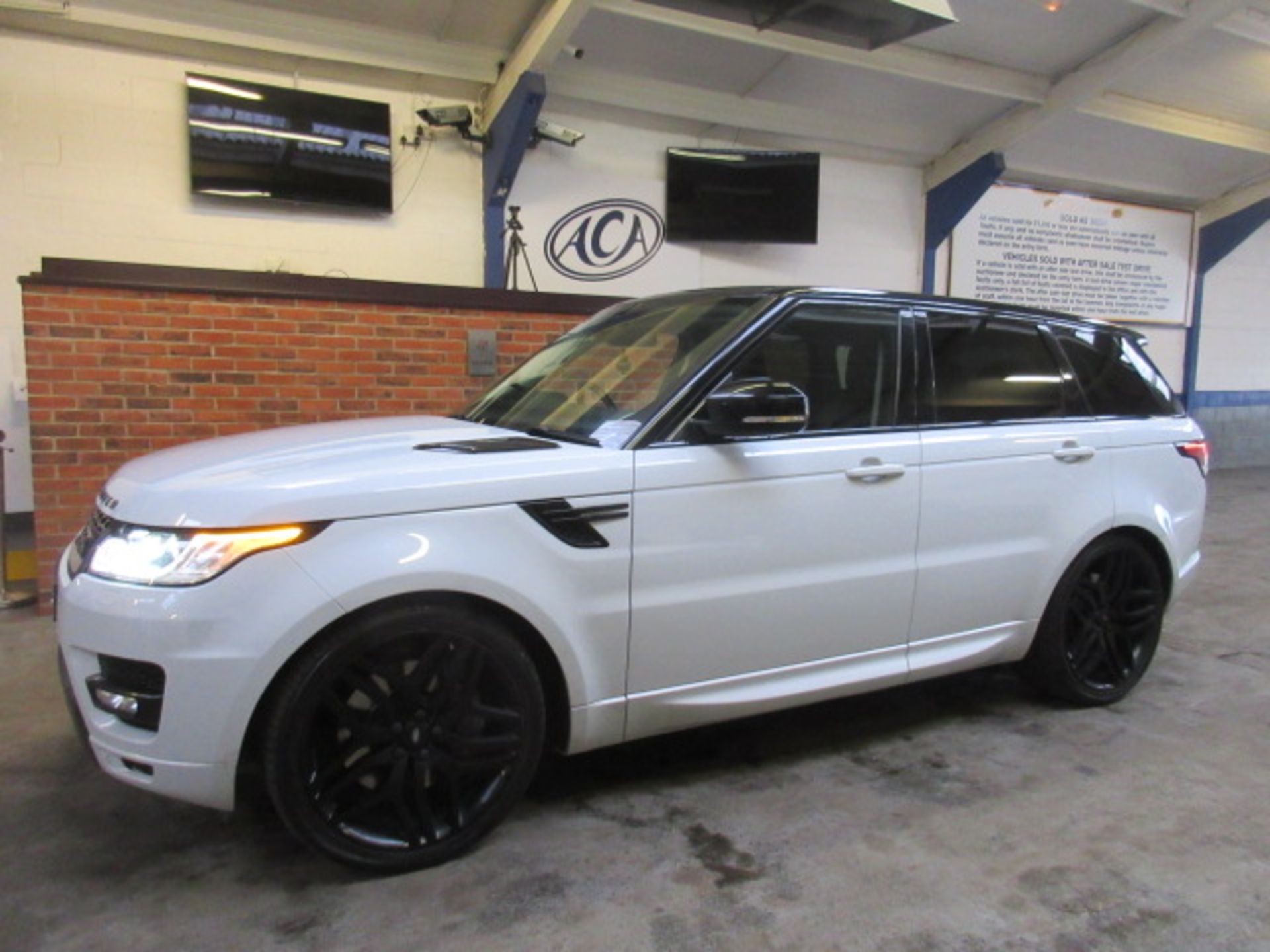 16 16 Range Rover Sport HSE