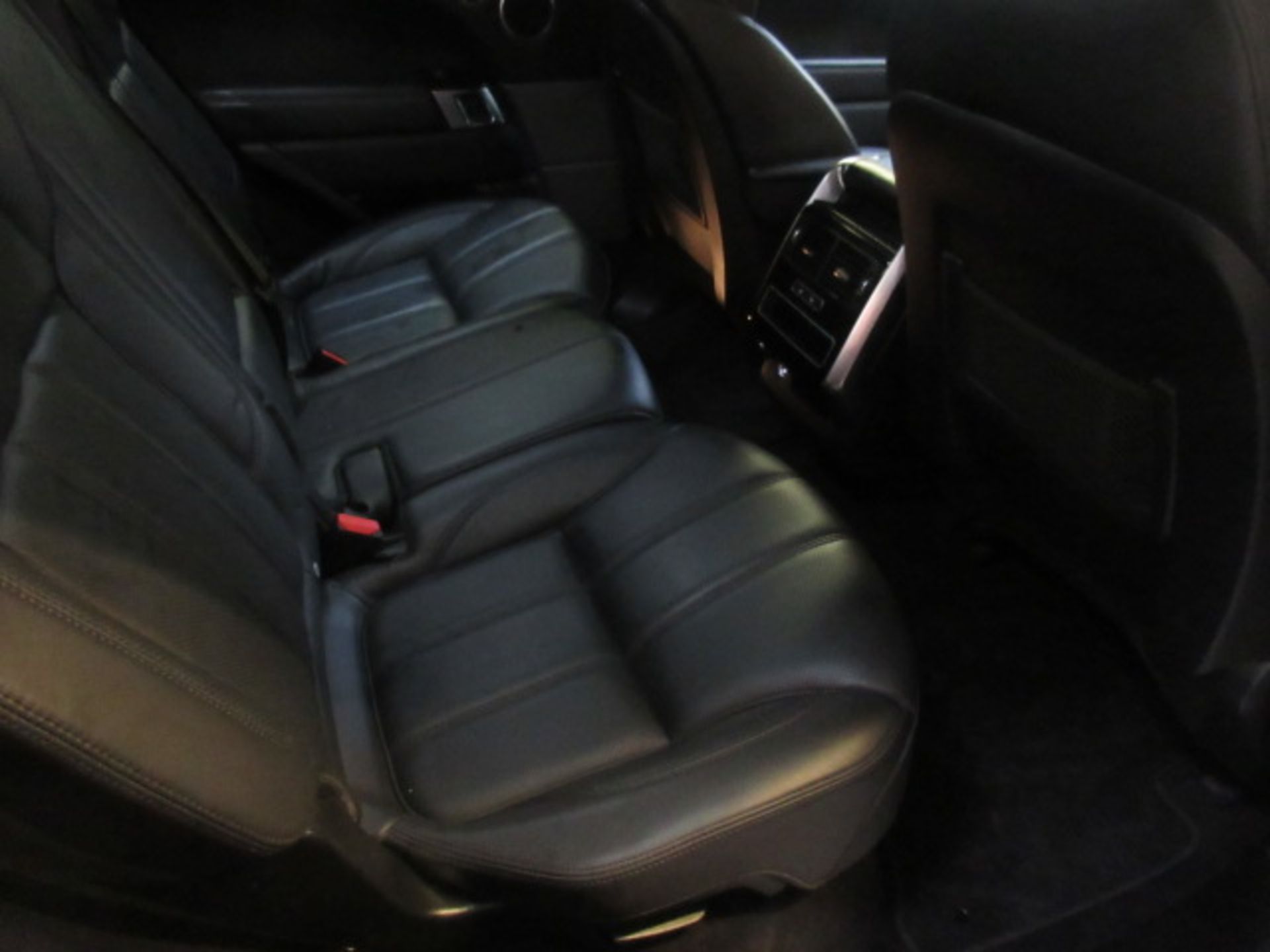 16 16 Range Rover Sport HSE - Image 38 of 38