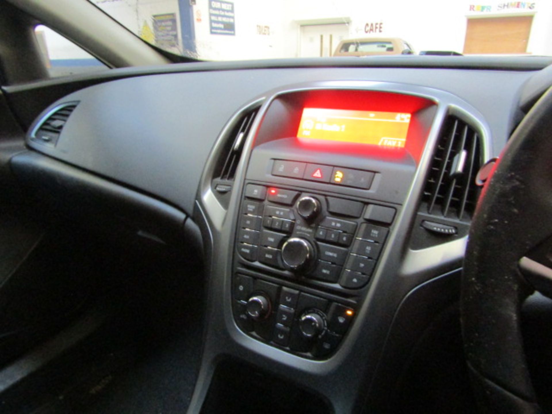 64 14 Vauxhall Astra GTC Sport CDTI - Image 20 of 24