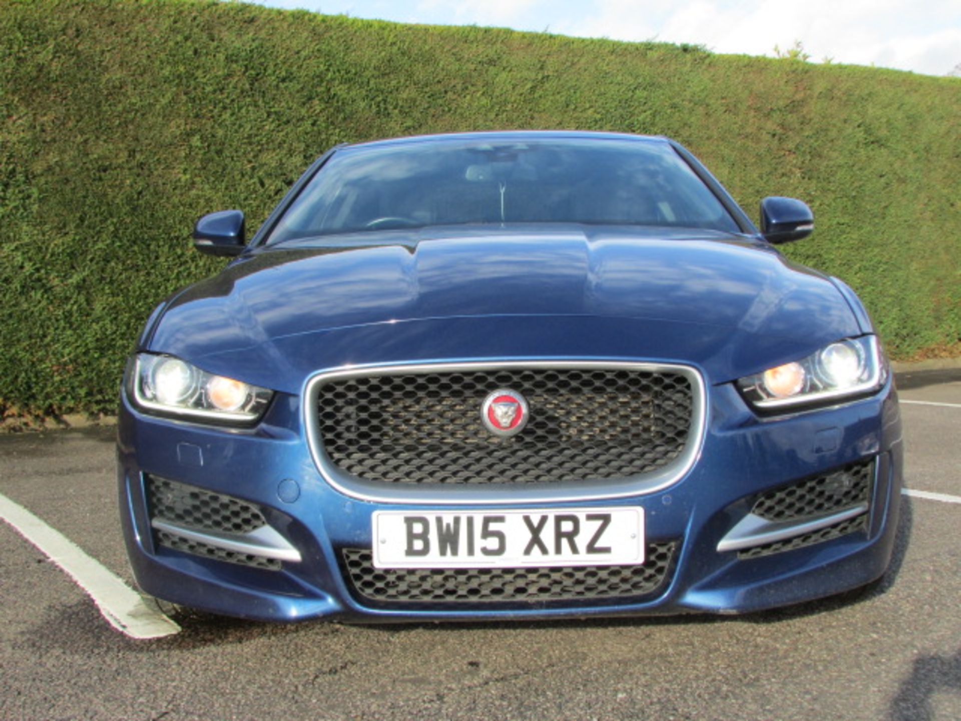 15 15 Jaguar XE R-Sport D Auto - Image 21 of 35