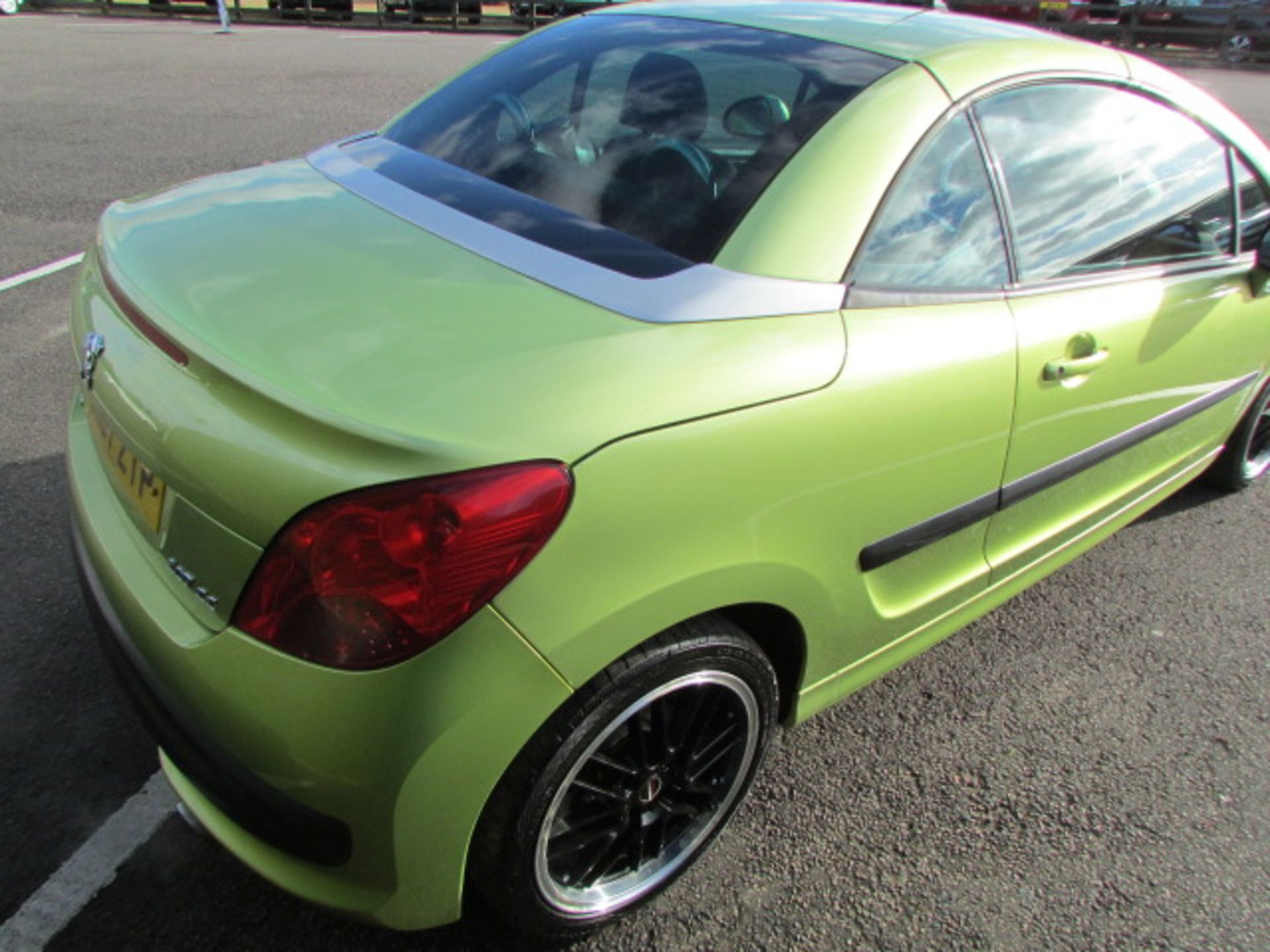 07 07 Peugeot 207 GT Turbo CC - Image 10 of 19