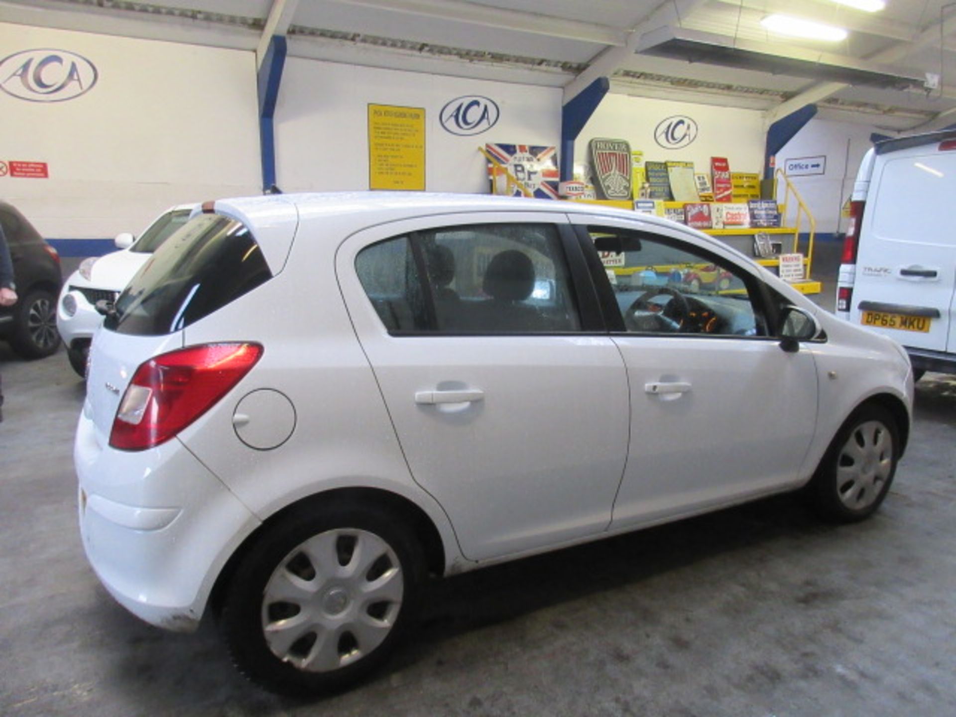 5dr Vauxhall Corsa Excite CDTI - Image 3 of 14