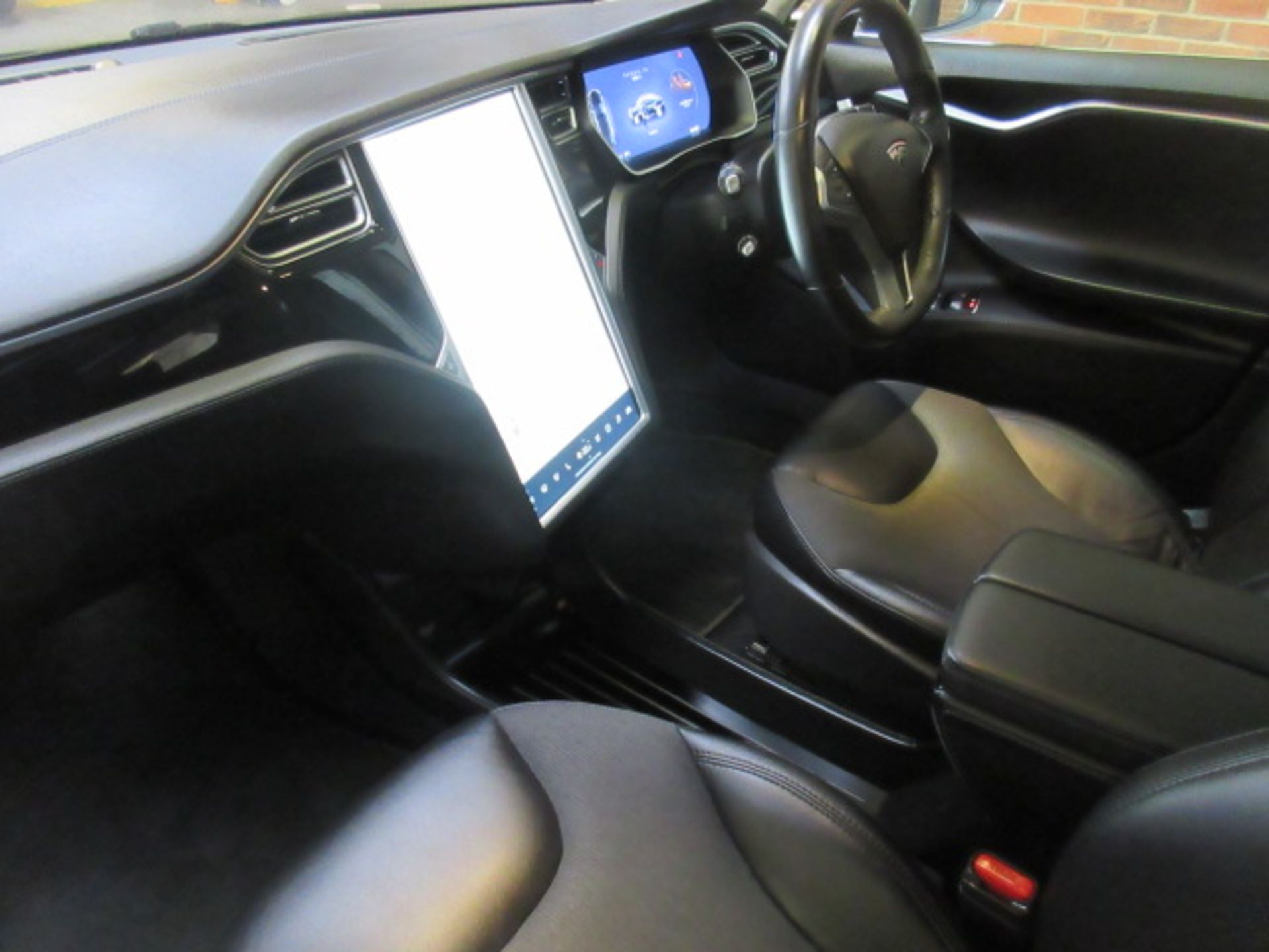 65 15 Tesla Model S 70D Dual mtr 4WD - Image 14 of 35