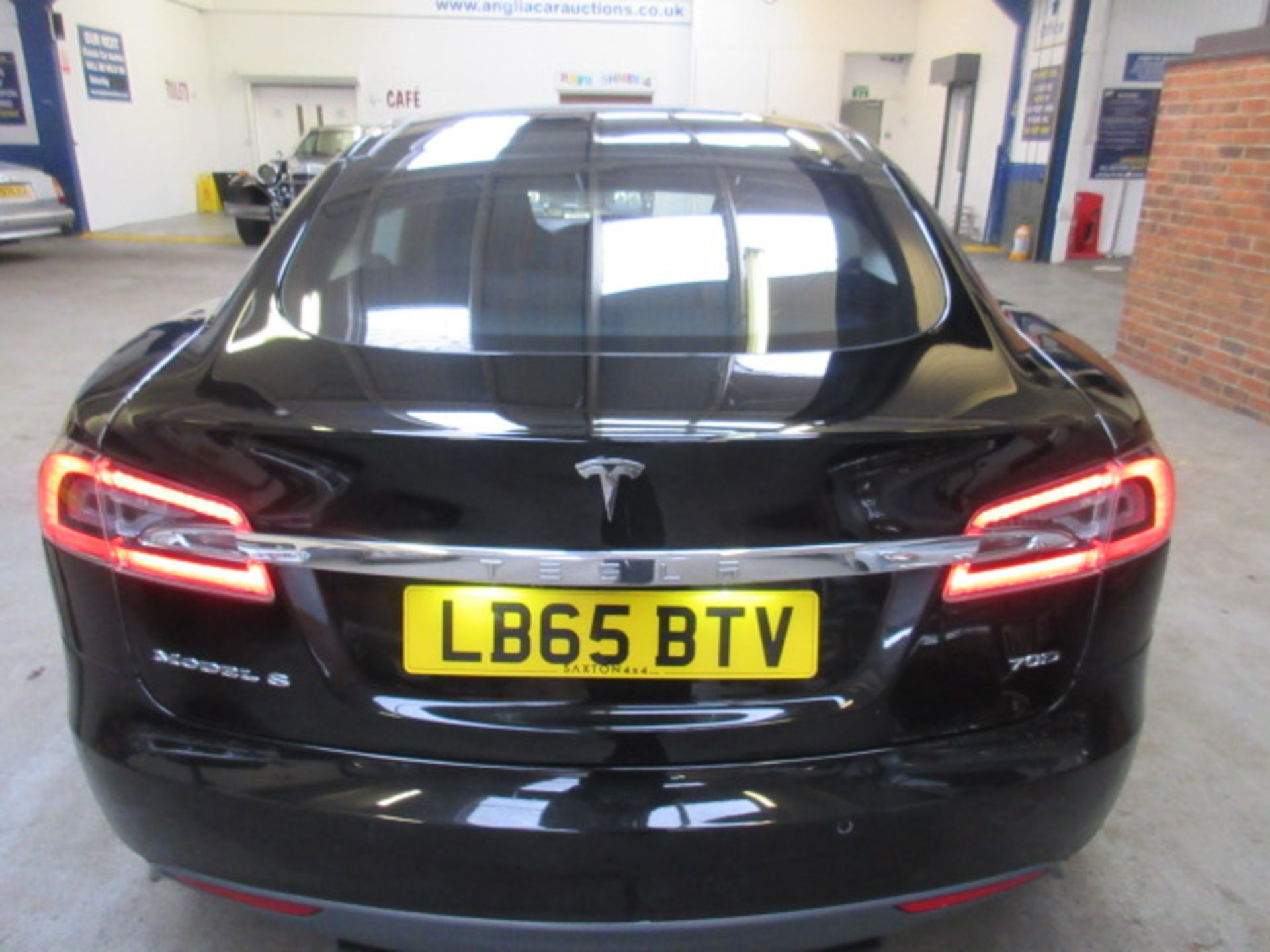 65 15 Tesla Model S 70D Dual mtr 4WD - Image 8 of 35