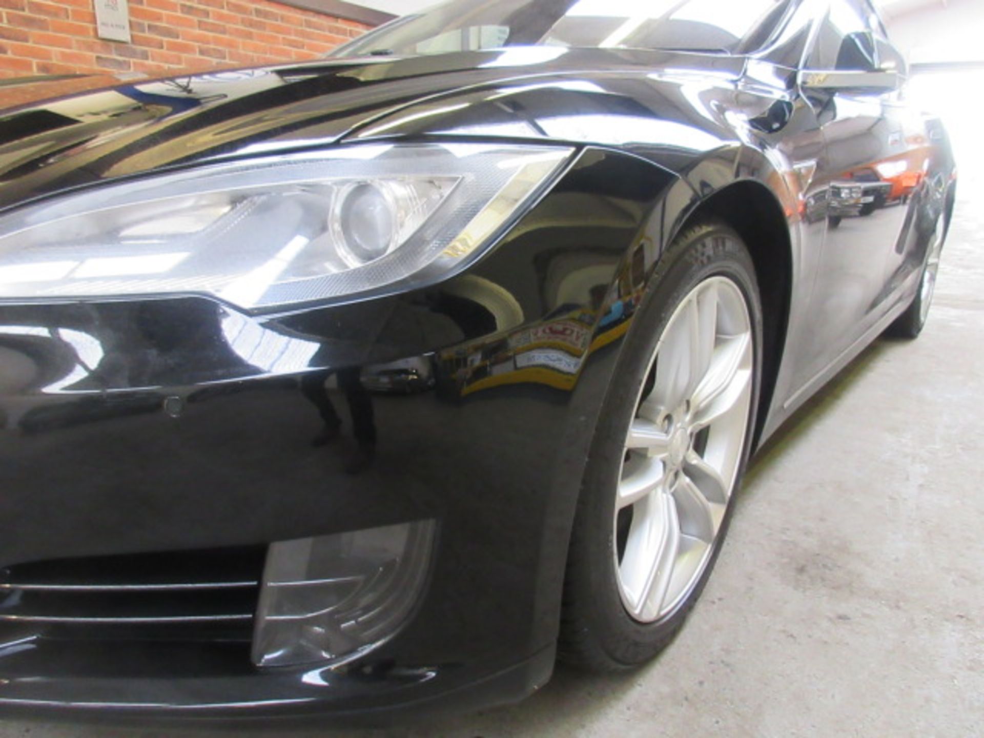 65 15 Tesla Model S 70D Dual mtr 4WD - Image 7 of 35