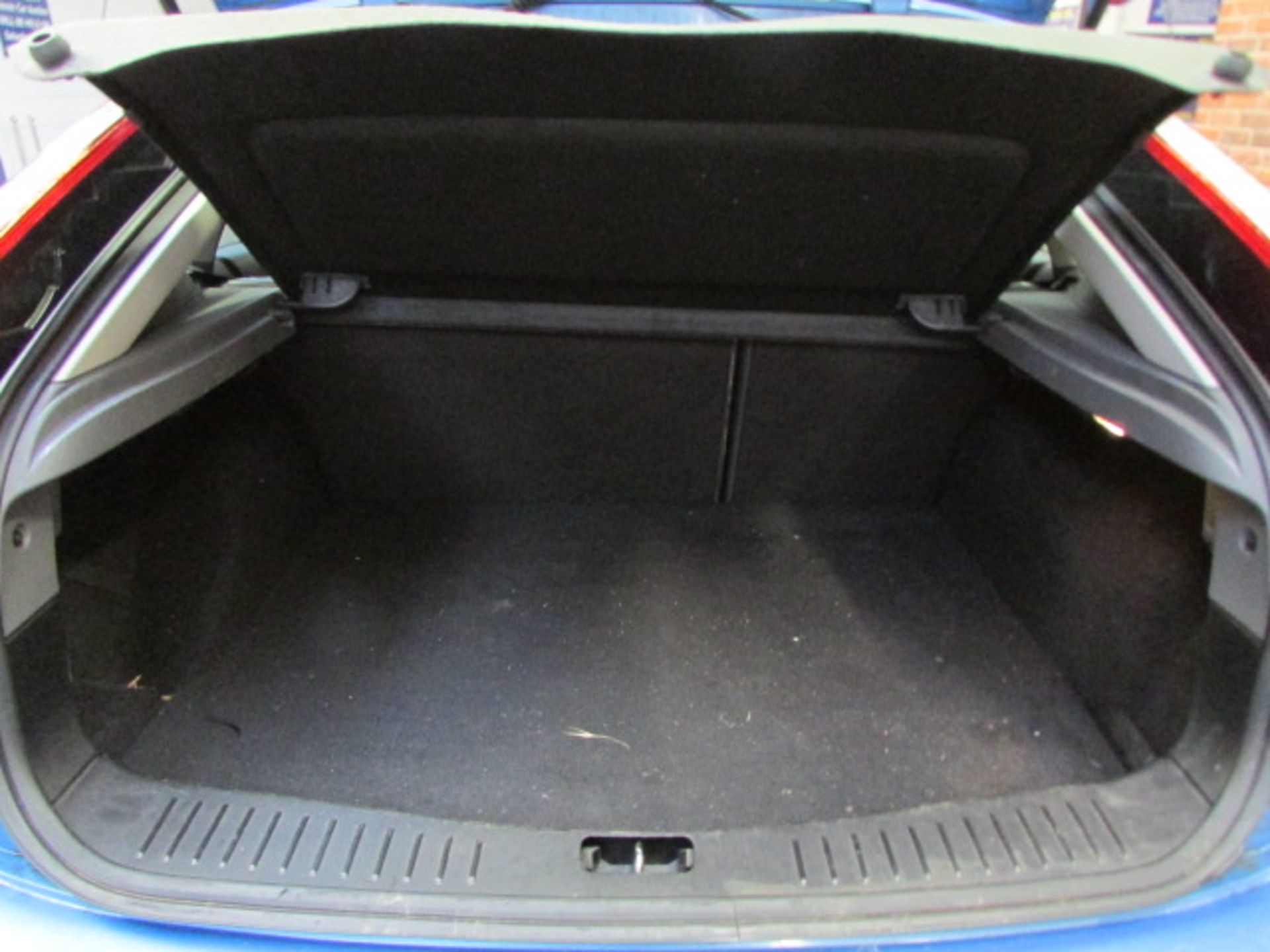 58 08 Ford Focus Zetec TD 115 - Image 16 of 18