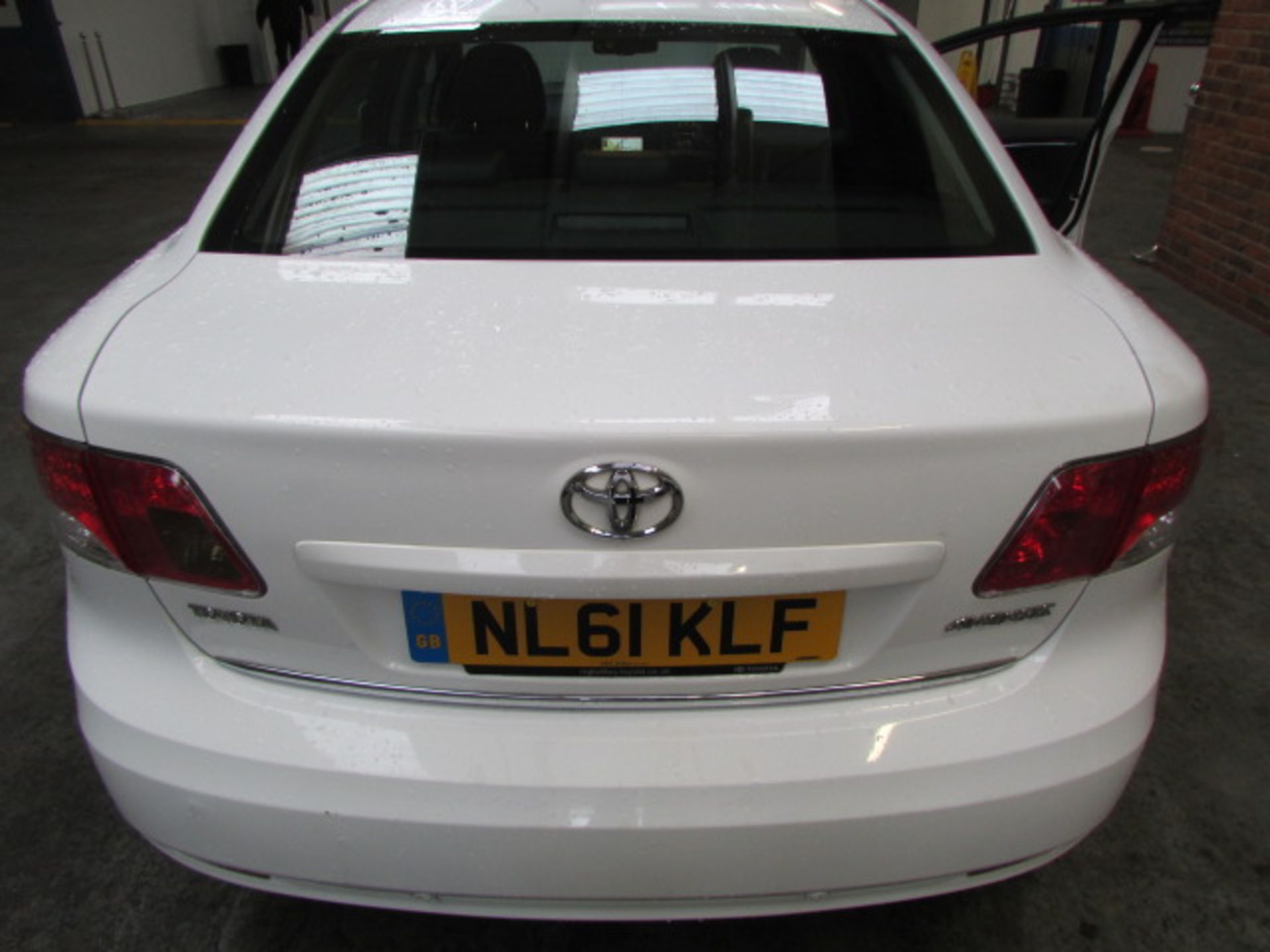 61 11 Toyota Avensis T-Spirit D-4D - Image 9 of 24