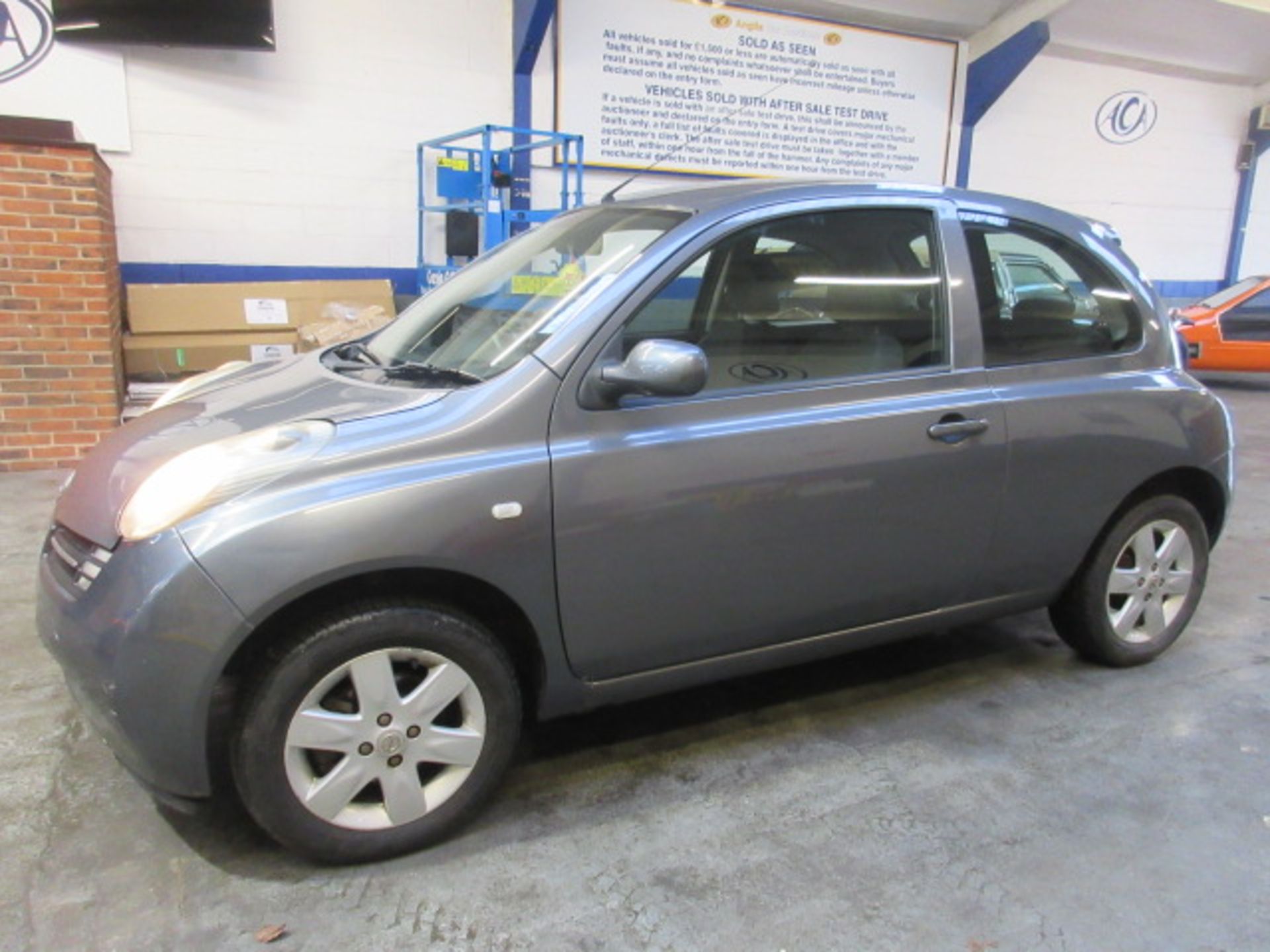 05 05 Nissan Micra Urbis