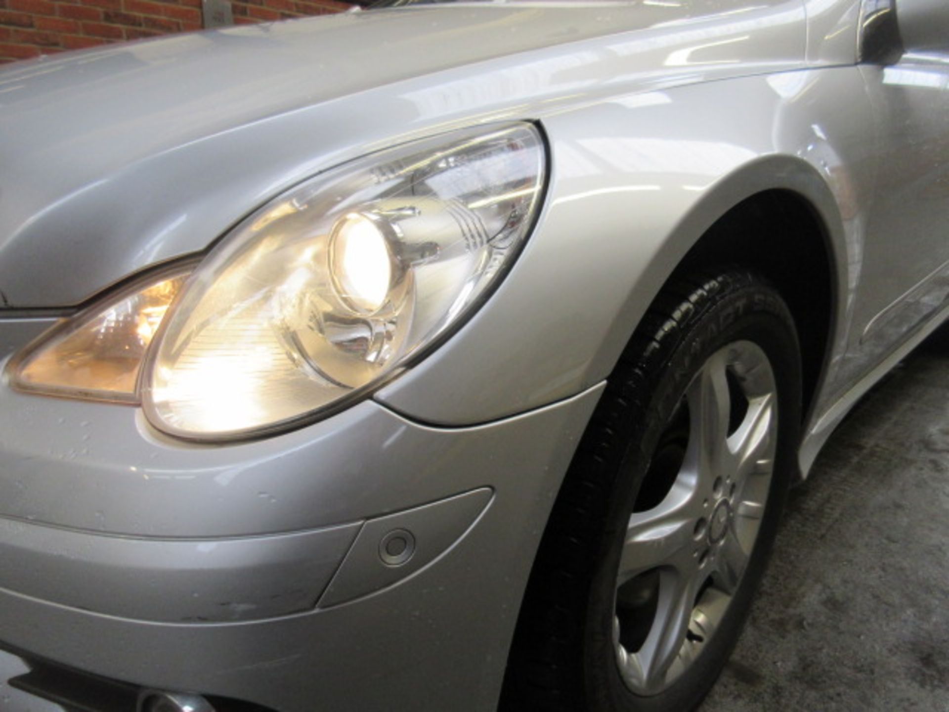 08 08 Mercedes R320 Sport CDI A - Image 12 of 30