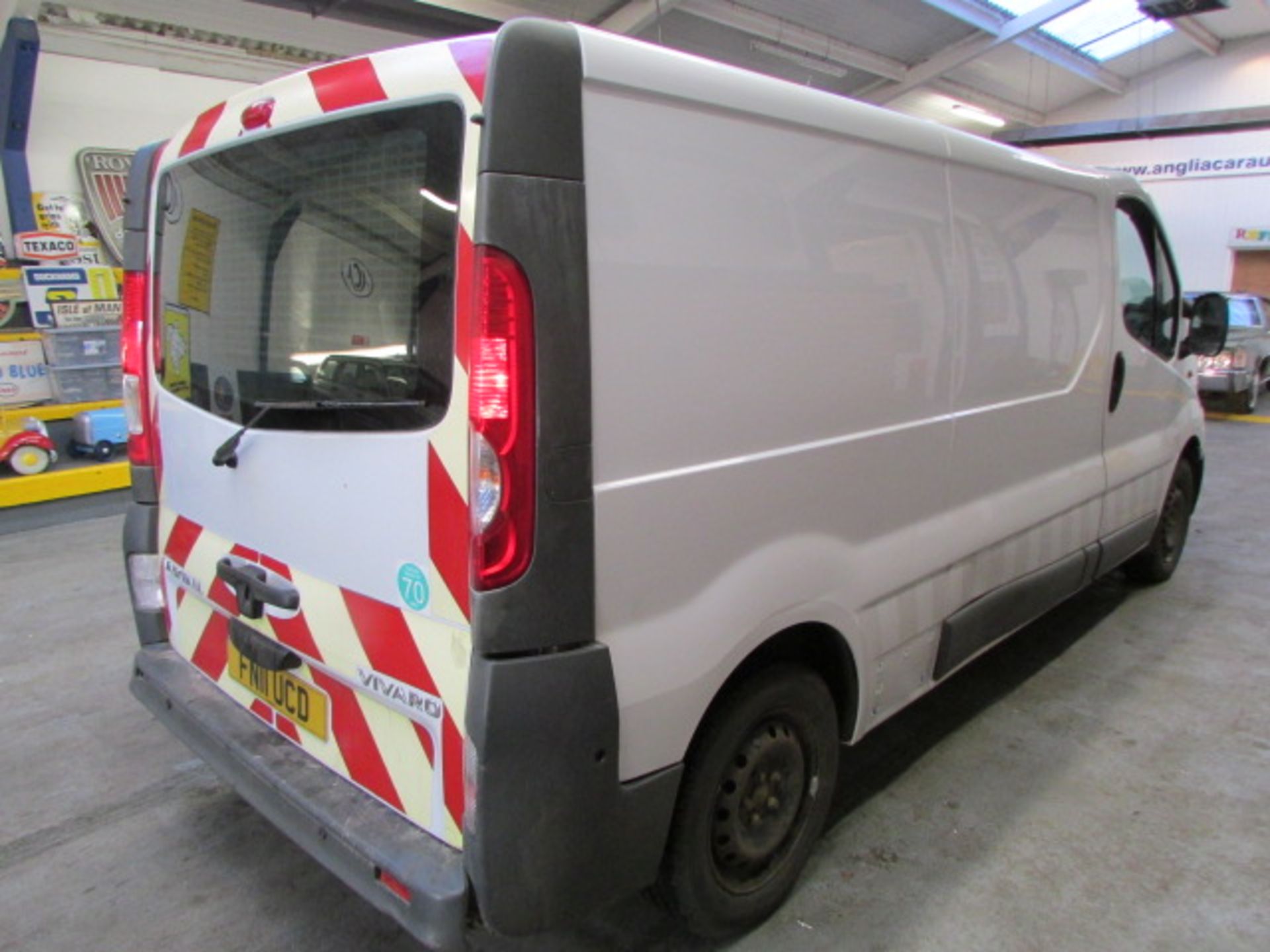 11 11 Vauxhall Vivaro 2900 CDTI LWB - Image 4 of 17