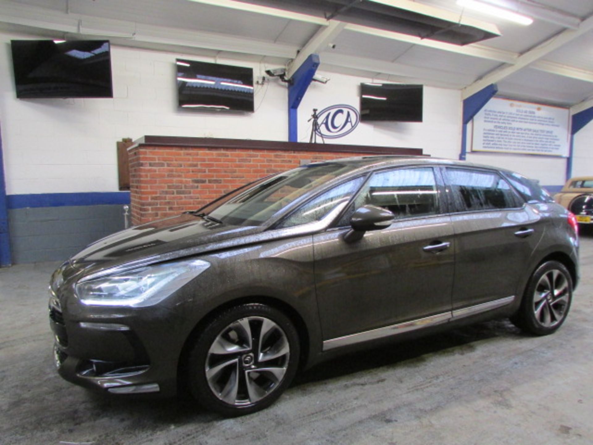 14 14 Citroen DS5 D Sport HDI Auto