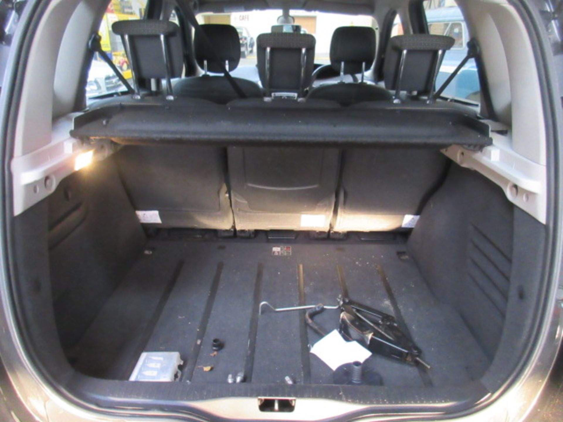 59 09 Renault Scenic Dyn VVT - Image 15 of 24