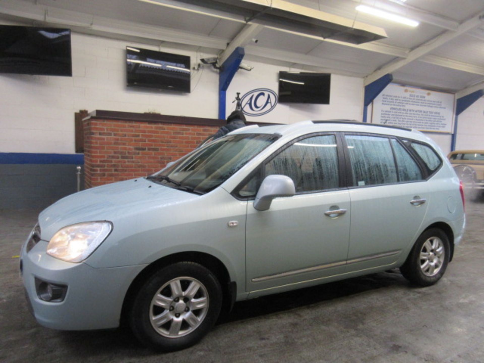 57 07 Kia Carens GS CRDI 7 Seater