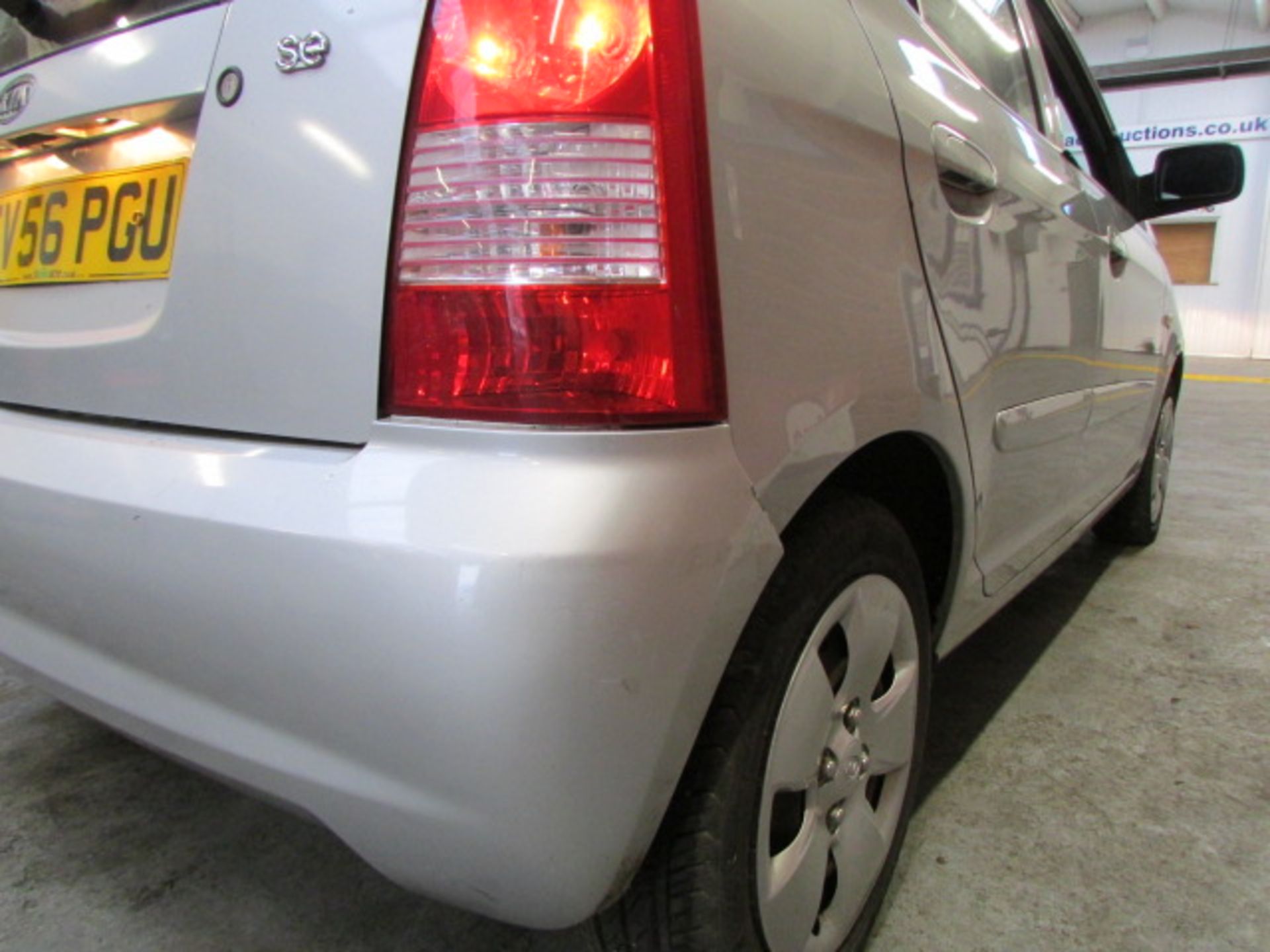 56 06 Kia Picanto LX - Image 9 of 20