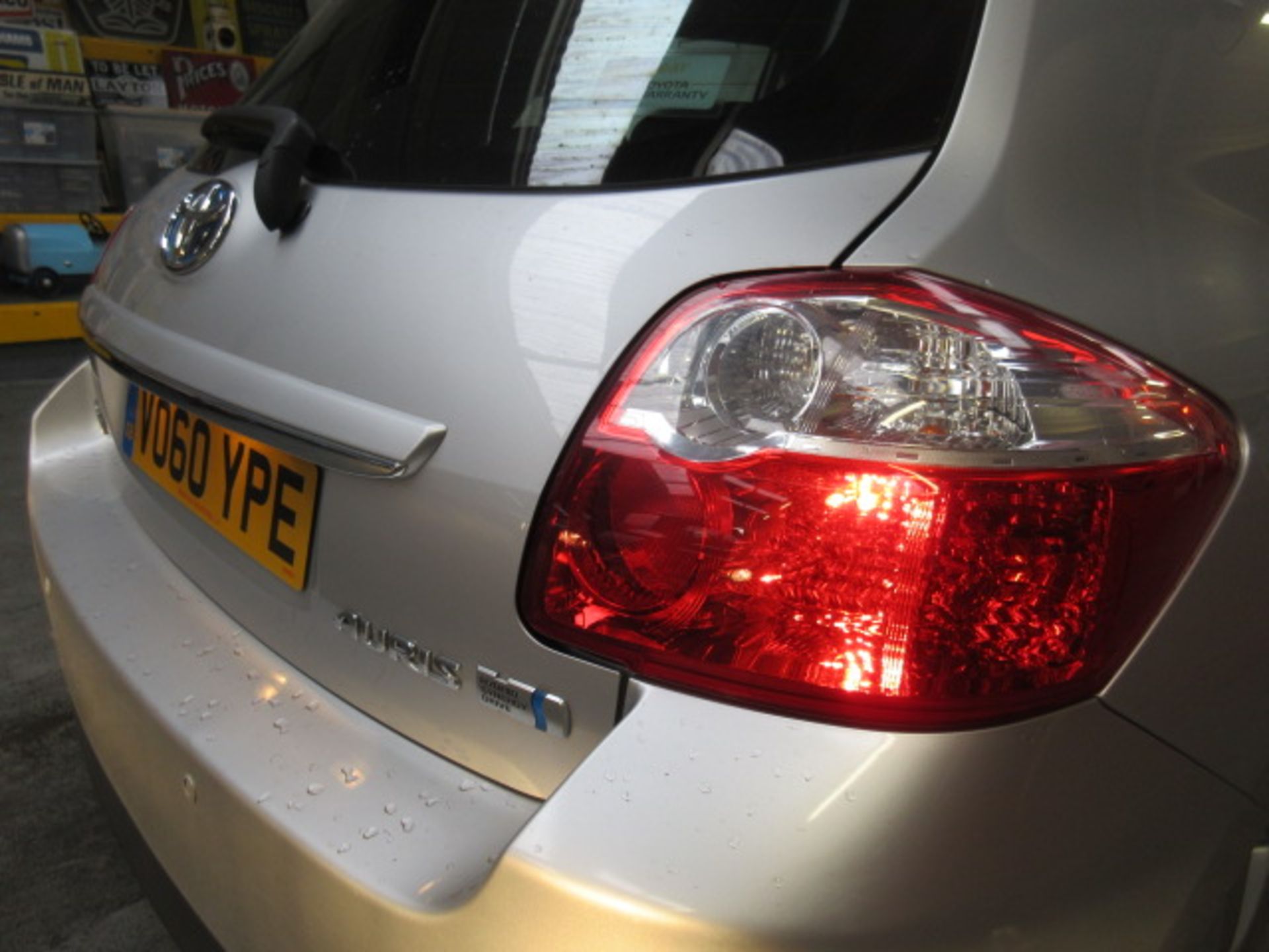 60 10 Toyota Auris Hybrid T Spirit - Image 12 of 22