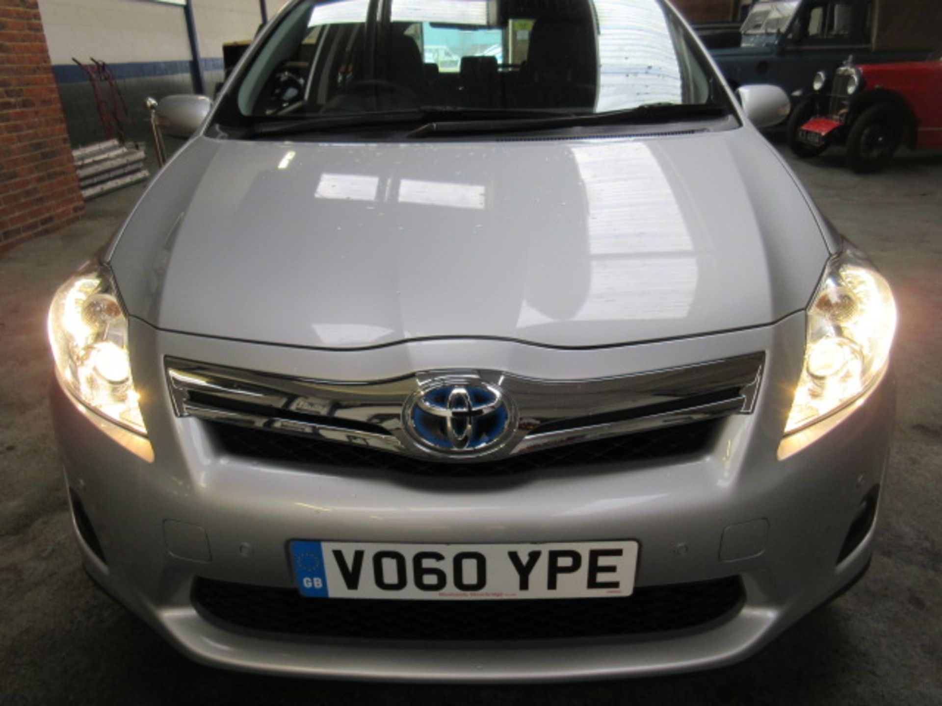 60 10 Toyota Auris Hybrid T Spirit - Image 5 of 22