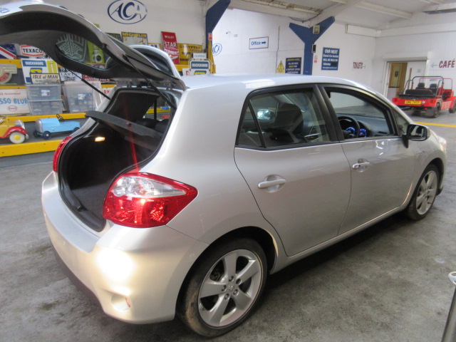 60 10 Toyota Auris Hybrid T Spirit - Image 3 of 22