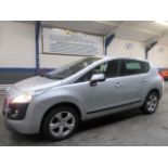 12 12 Peugeot 3008 Active HDI