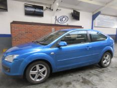 54 05 Ford Focus Titanium T