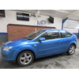 54 05 Ford Focus Titanium T