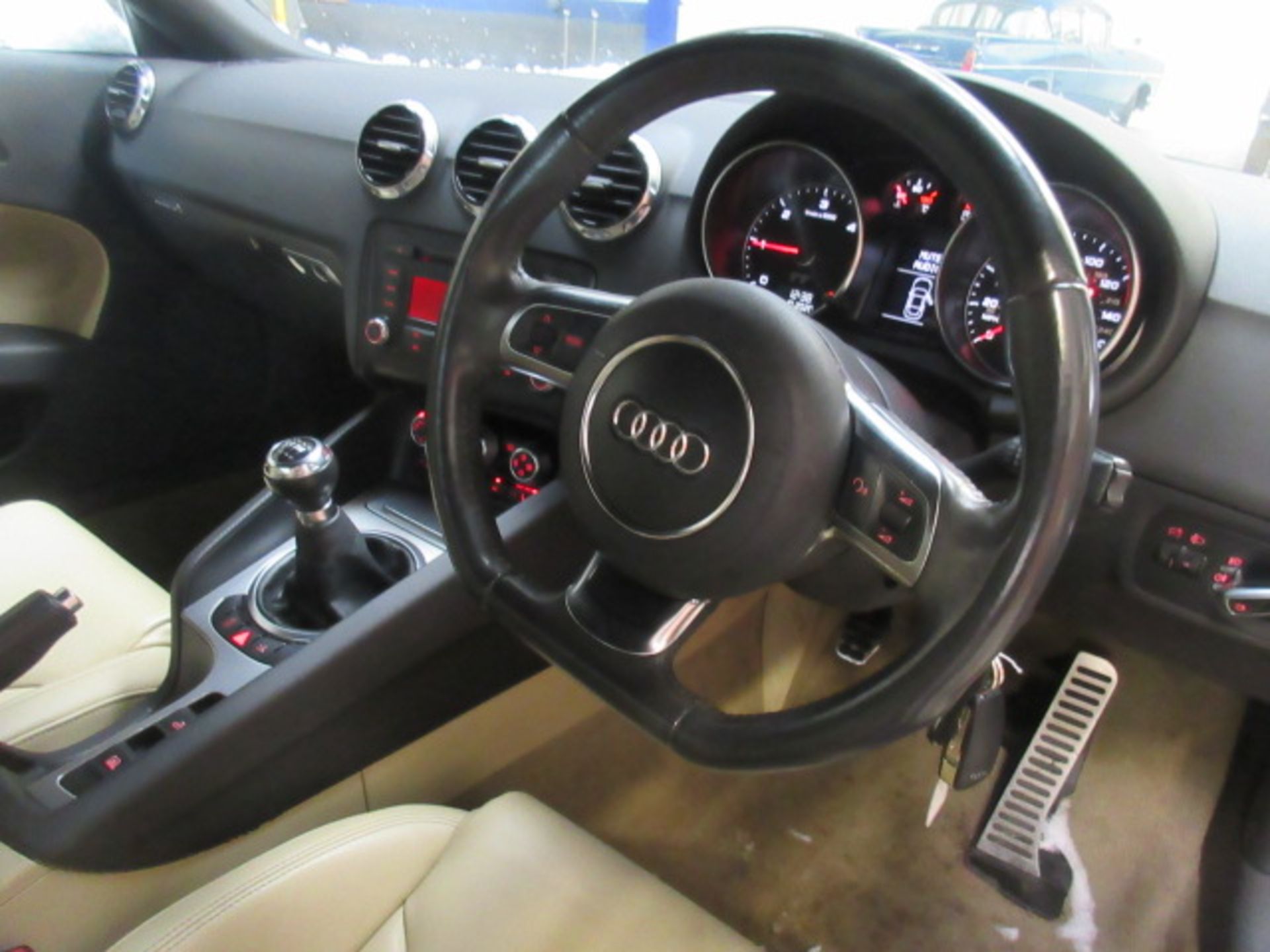 11 11 Audi TT Sport QTRO TDI Conv - Image 16 of 19