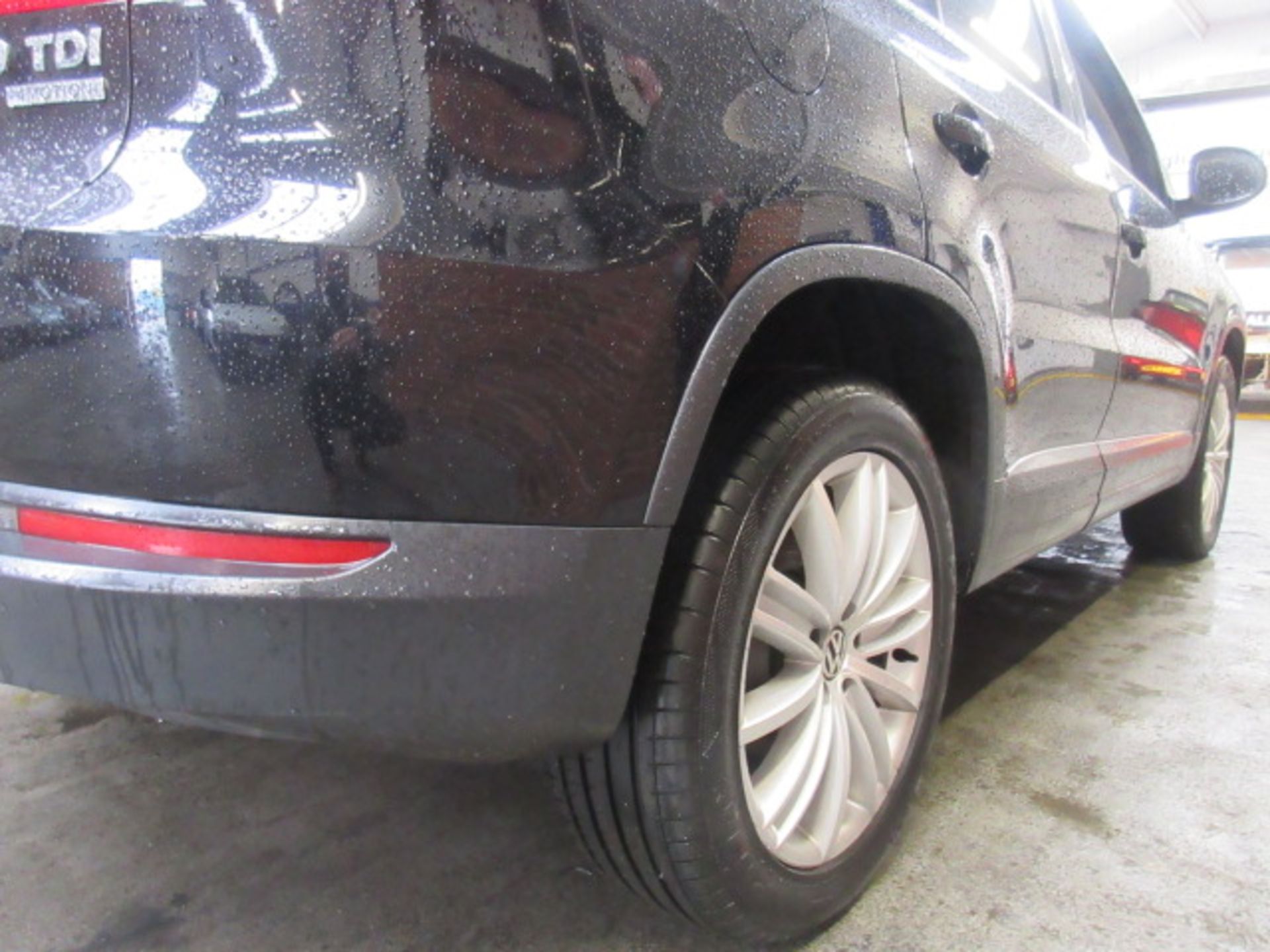 12 12 VW Tiguan Sport TDI Blue - Image 15 of 24