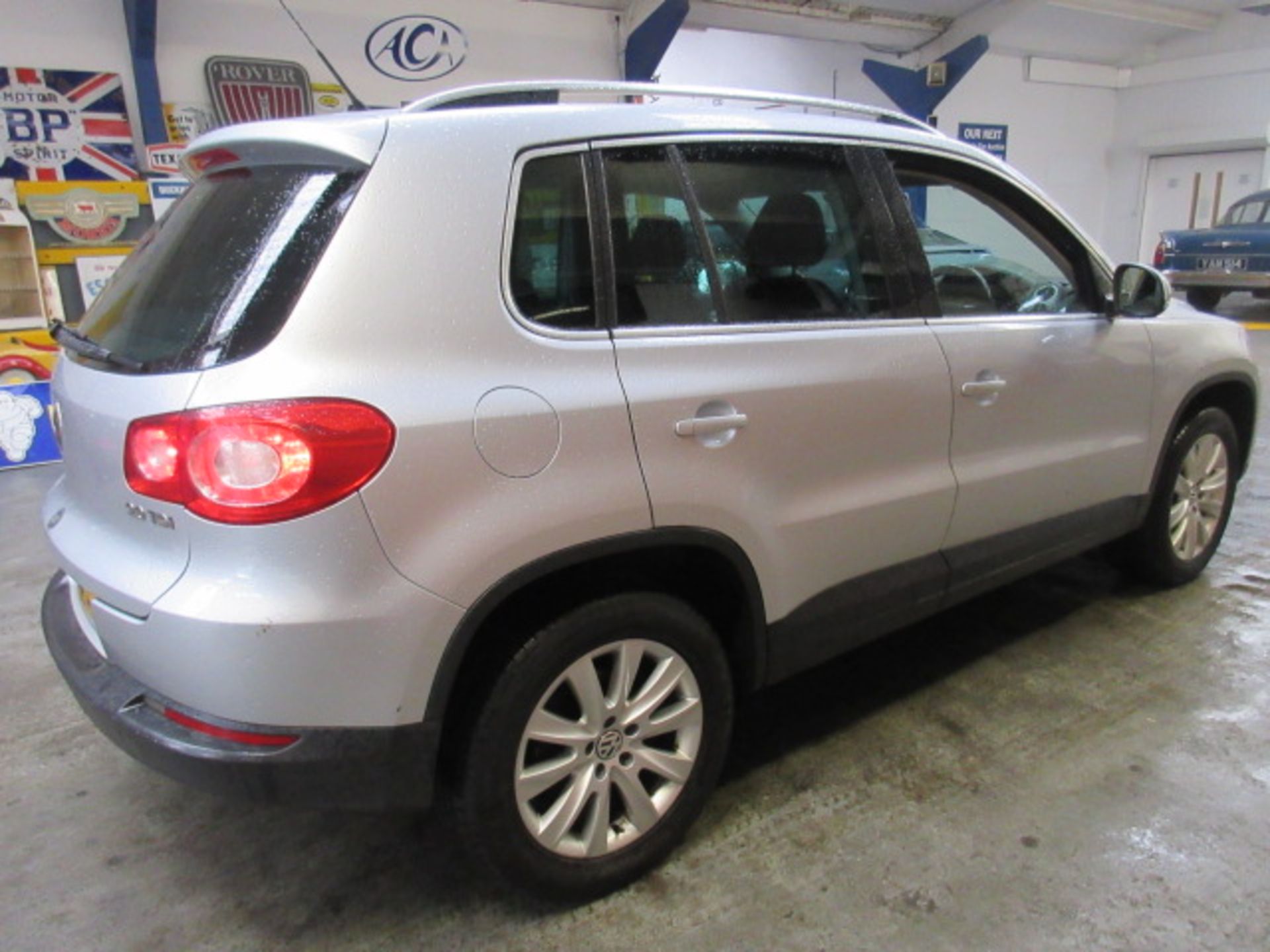 59 09 VW Tiguan SE TDI 4Motion - Image 10 of 26