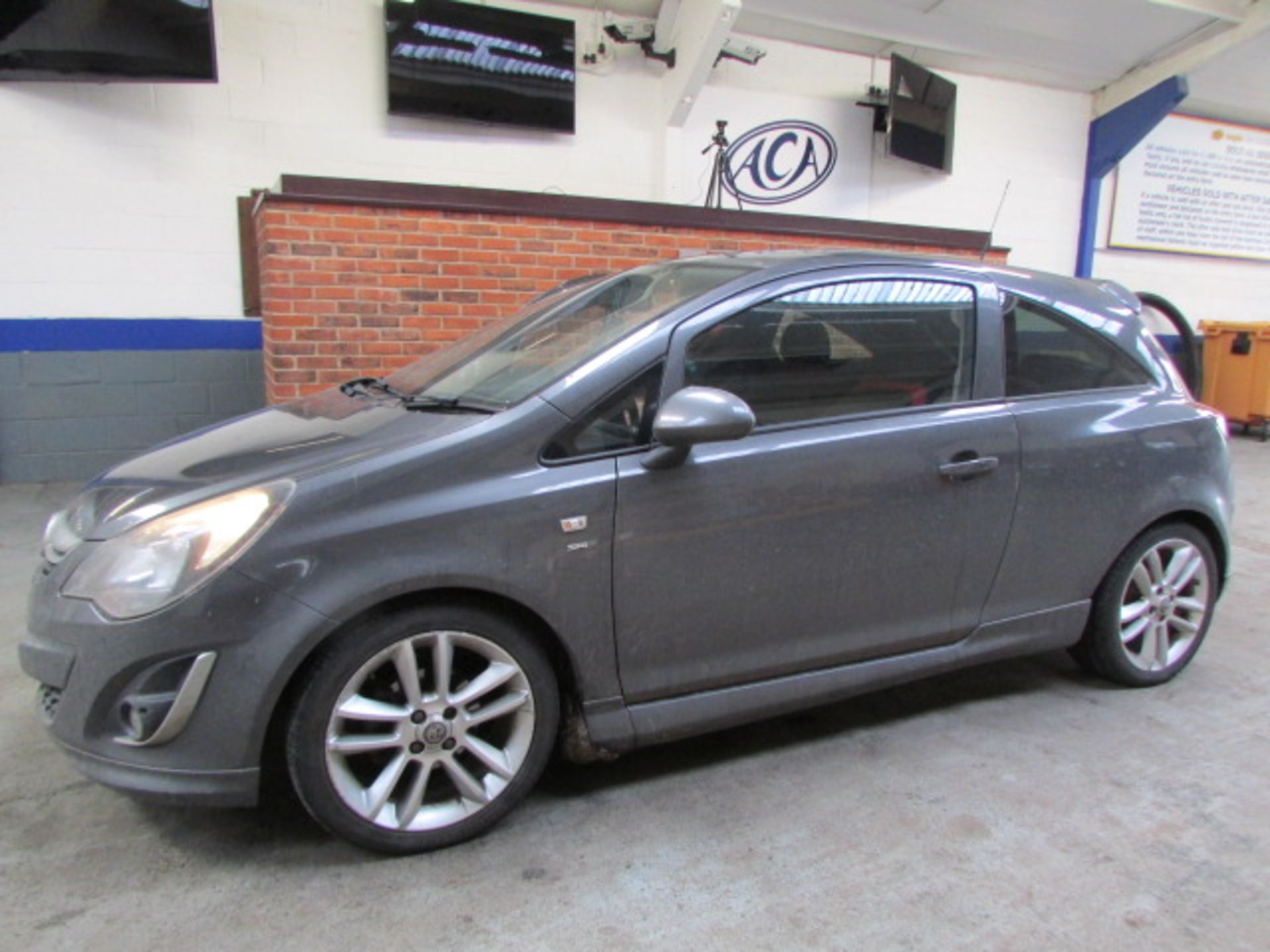 62 13 Vauxhall Corsa SRI