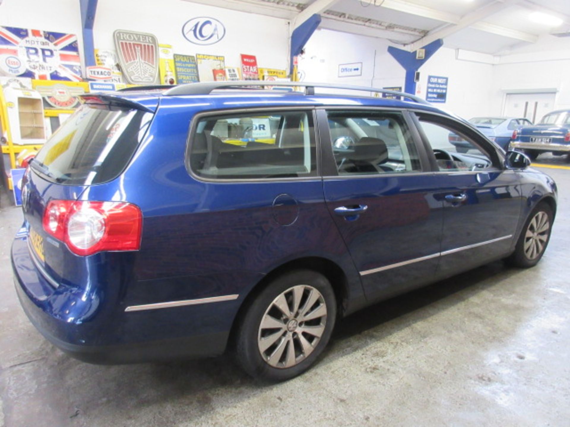 08 08 VW Passat Bluemotion TDI - Image 11 of 27