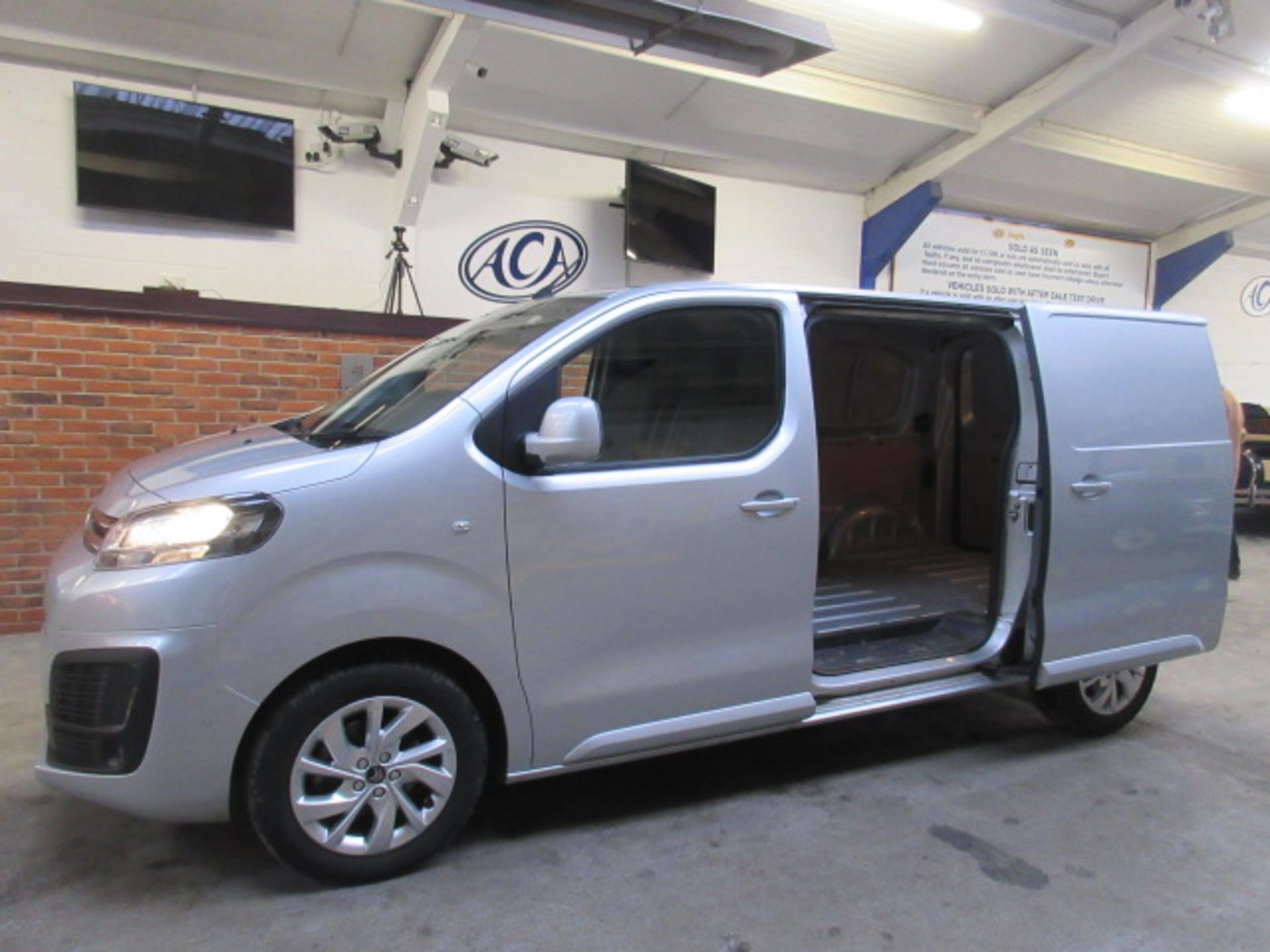 18 18 Citroen Dispatch 1400 Enprise - Image 16 of 26