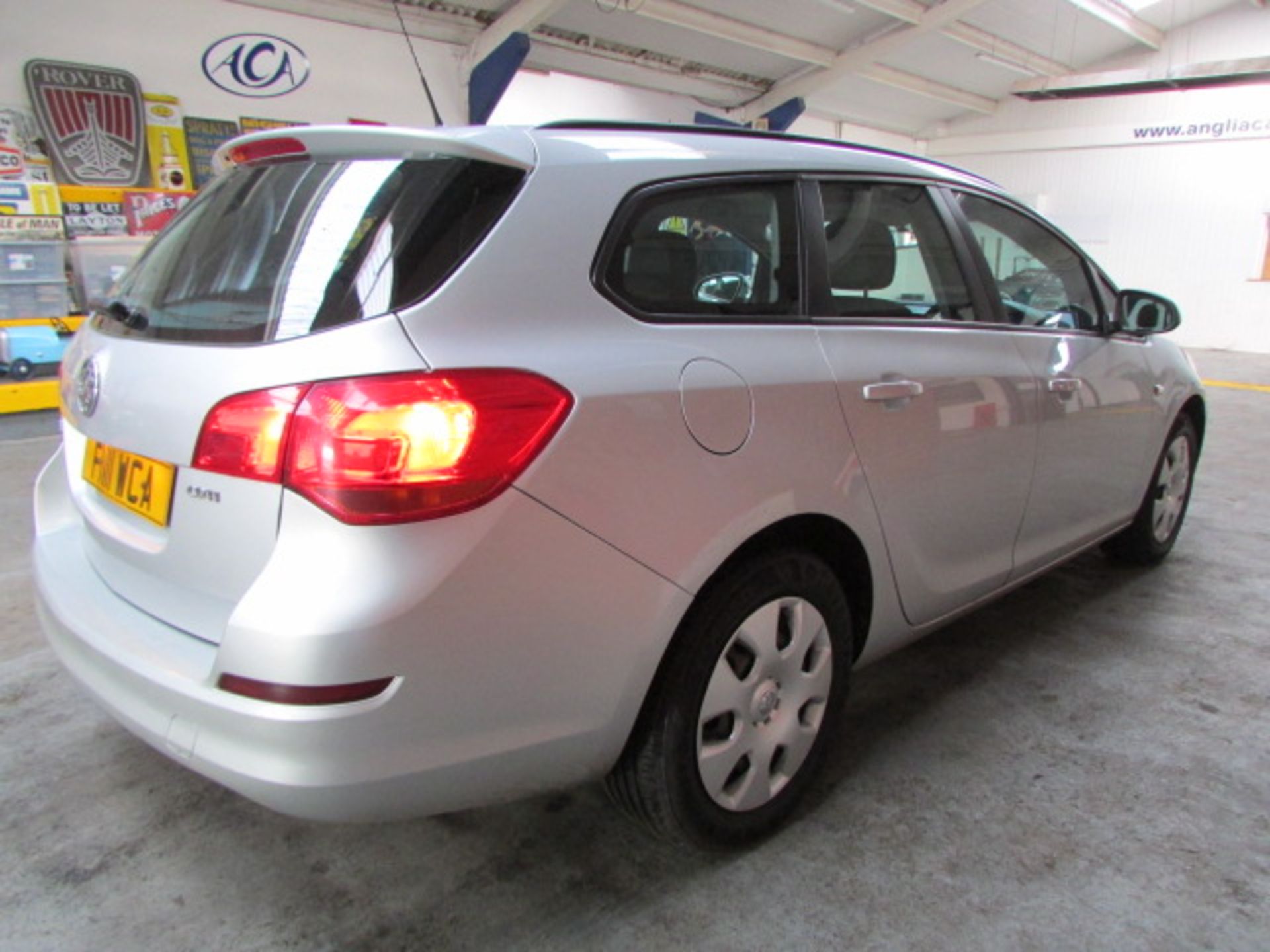 11 11 Vauxhall Astra Excl CDTI - Image 2 of 25