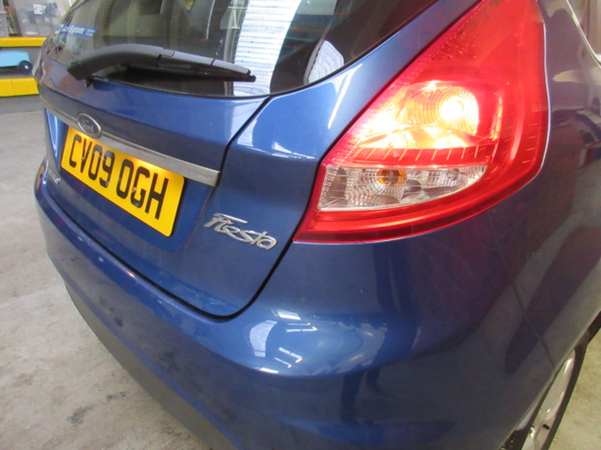 09 09 Ford Fiesta Zetec 82 - Bild 10 aus 26