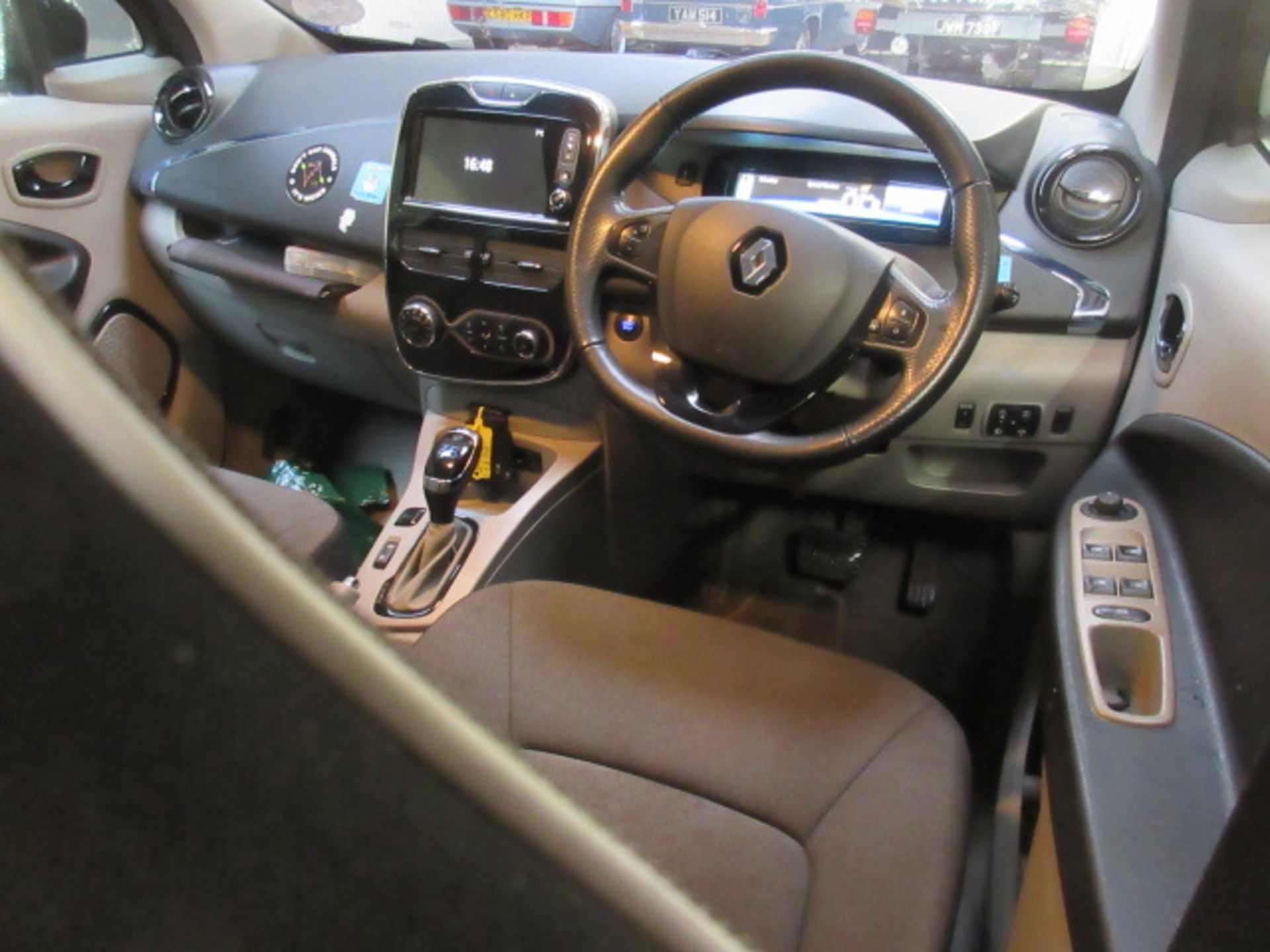 13 13 Renault Zoe Dyn Intens - Image 22 of 26