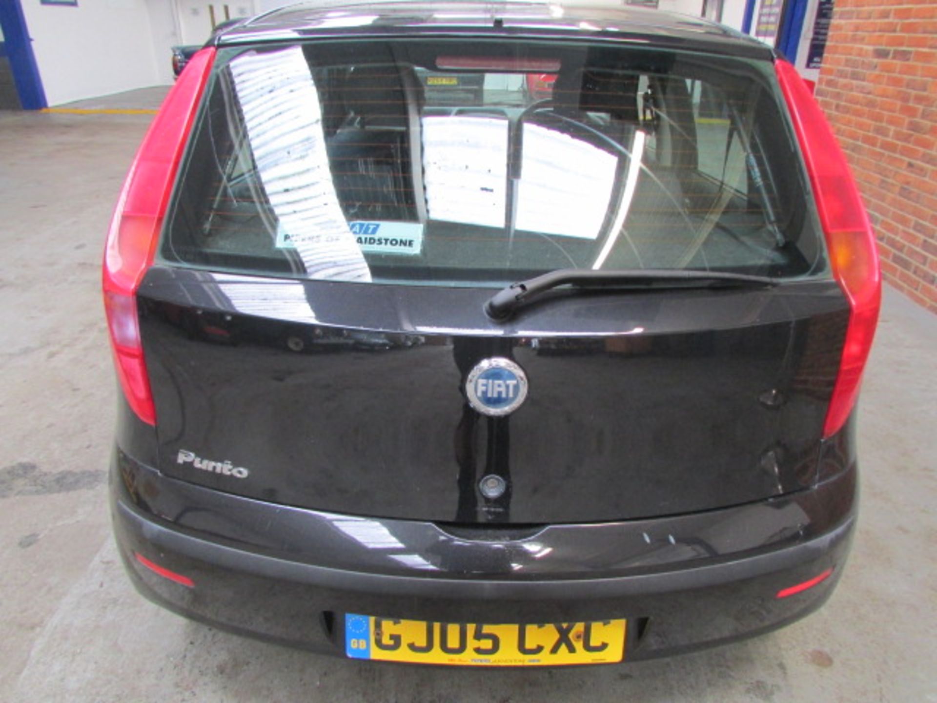 05 05 Fiat Punto Dynamic - Image 6 of 16