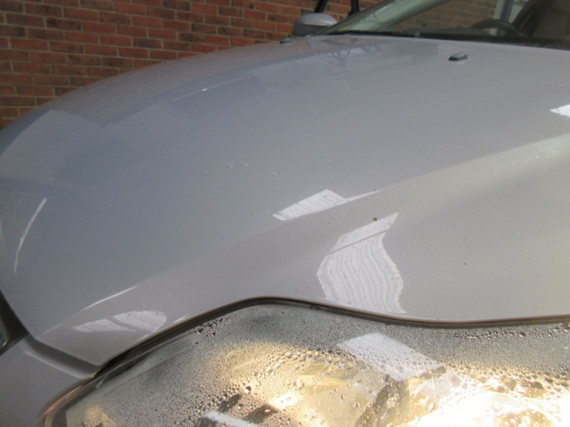 12 12 Ford Focus Zetec 105 - Image 3 of 18