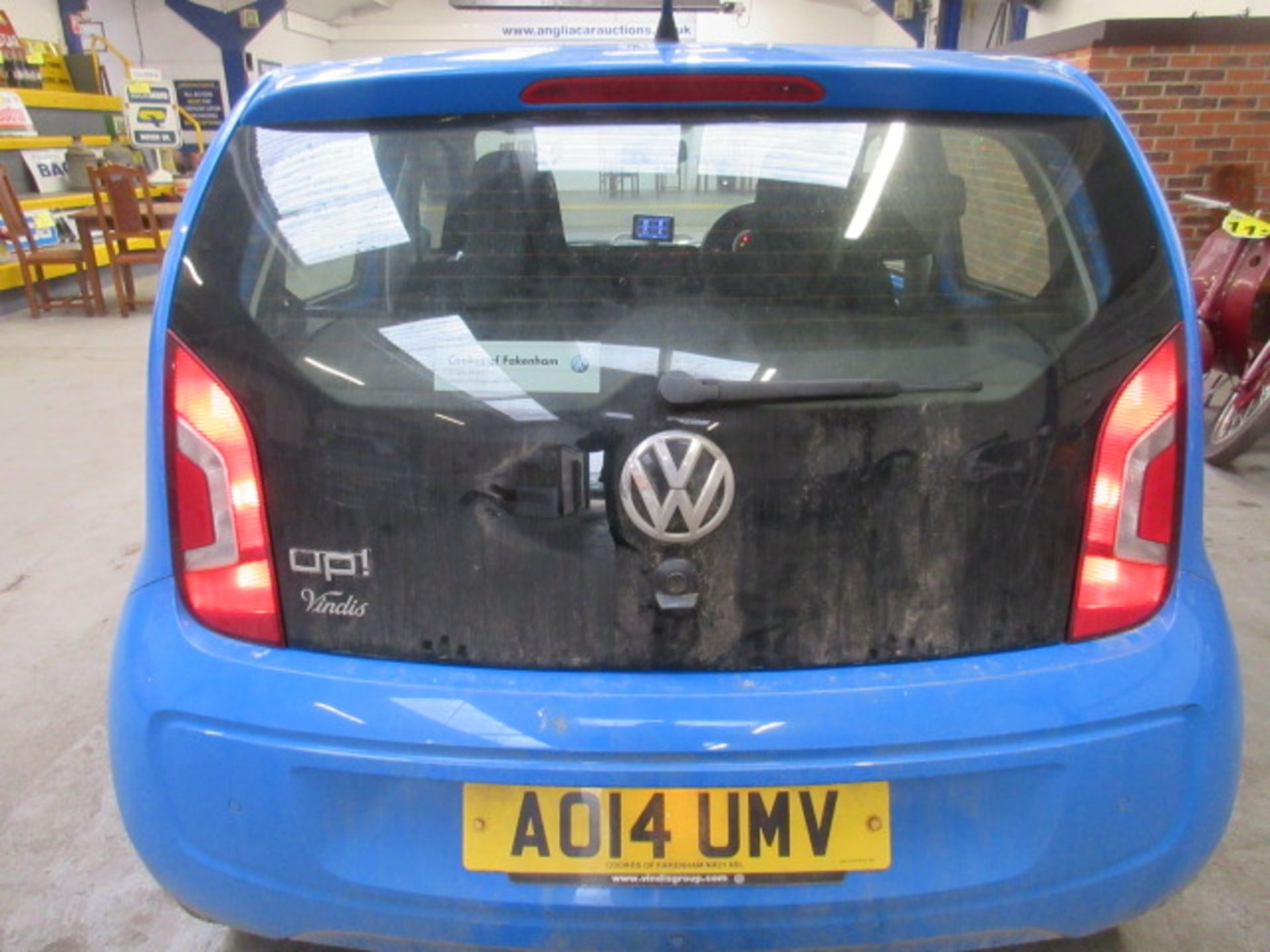 14 14 VW Move Up Auto - Image 12 of 23