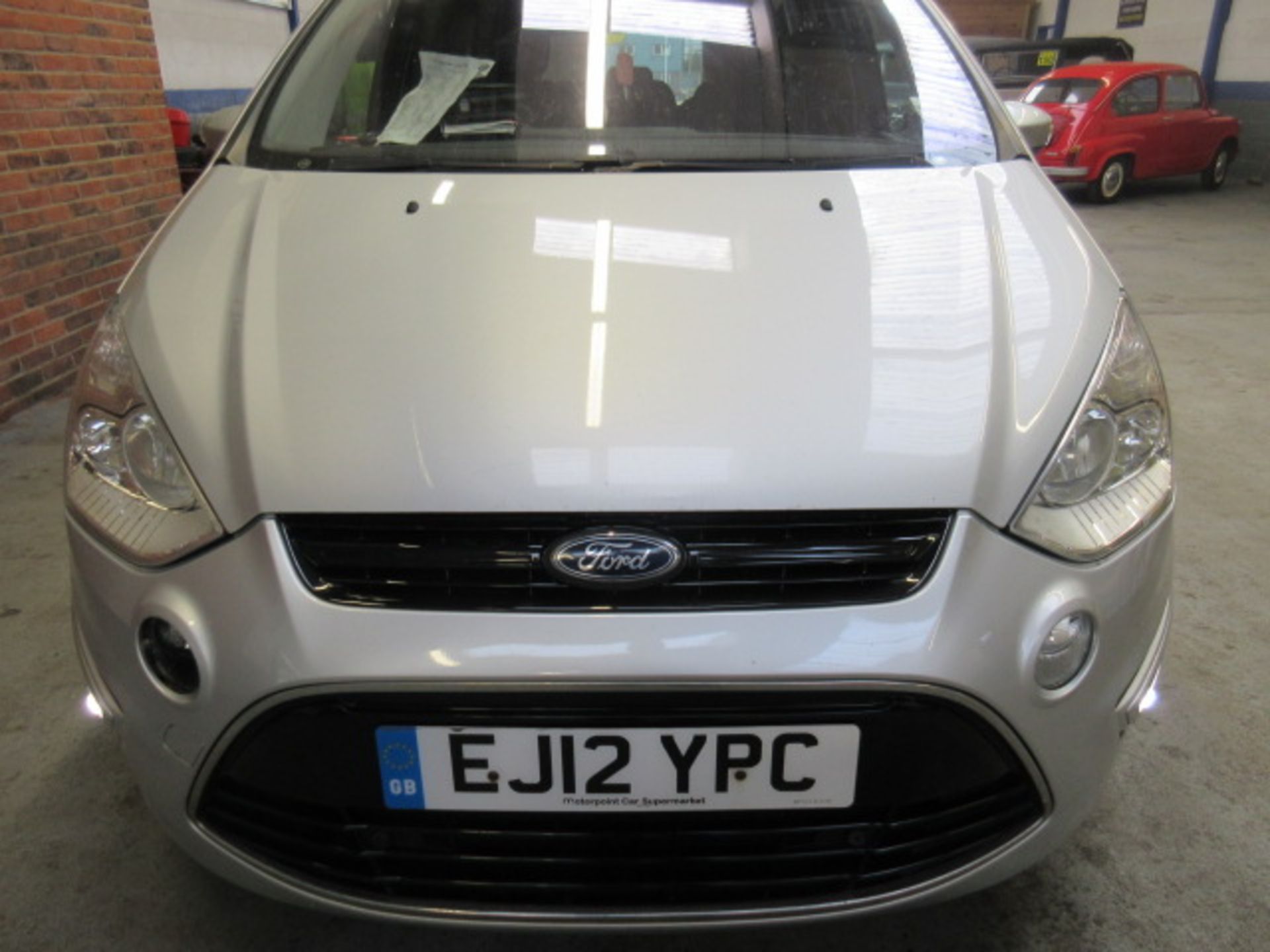 12 12 Ford S Max Titanium - Image 15 of 23