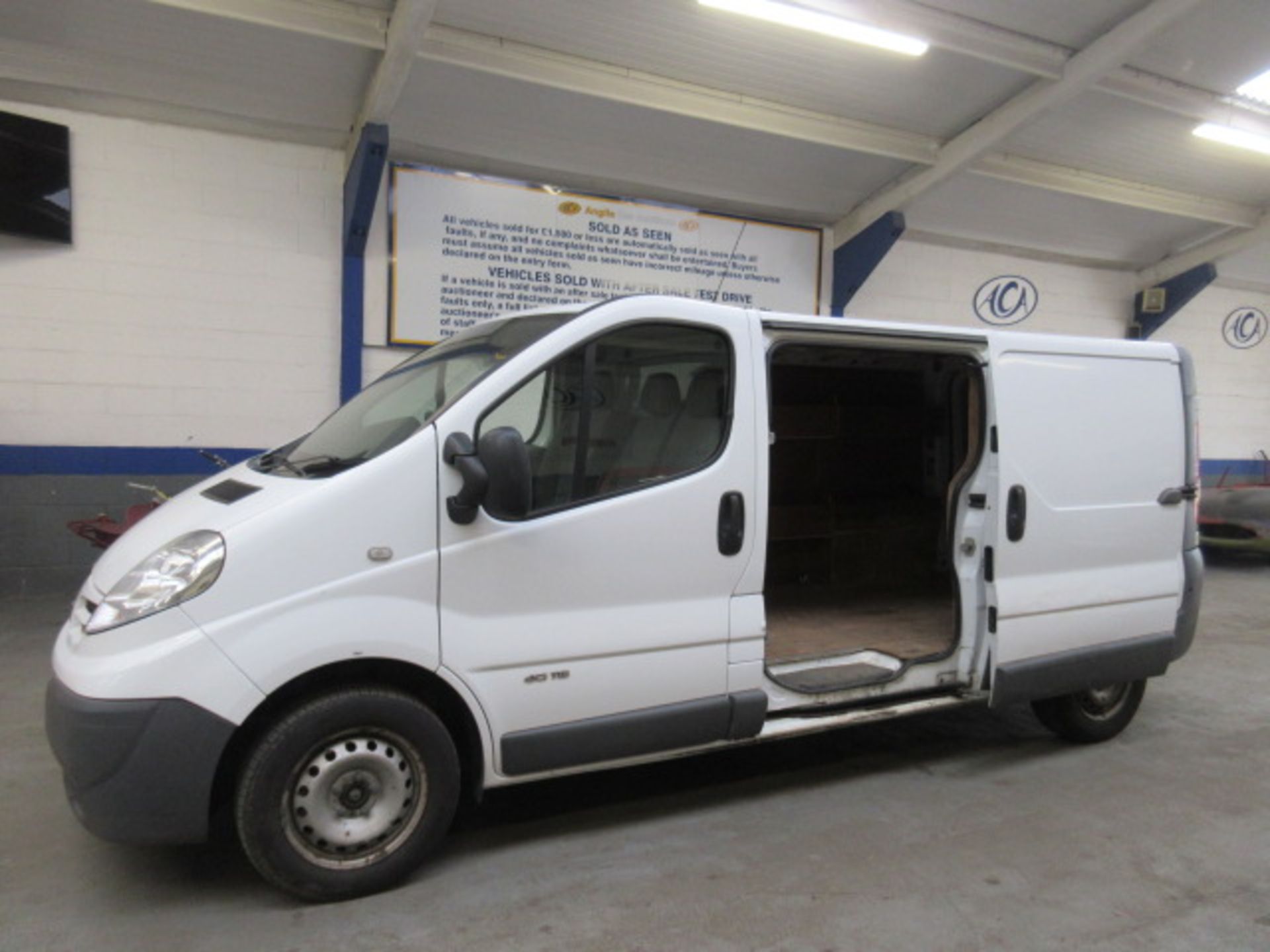 63 14 Nissan Primaster SE LWB DCI - Image 13 of 22