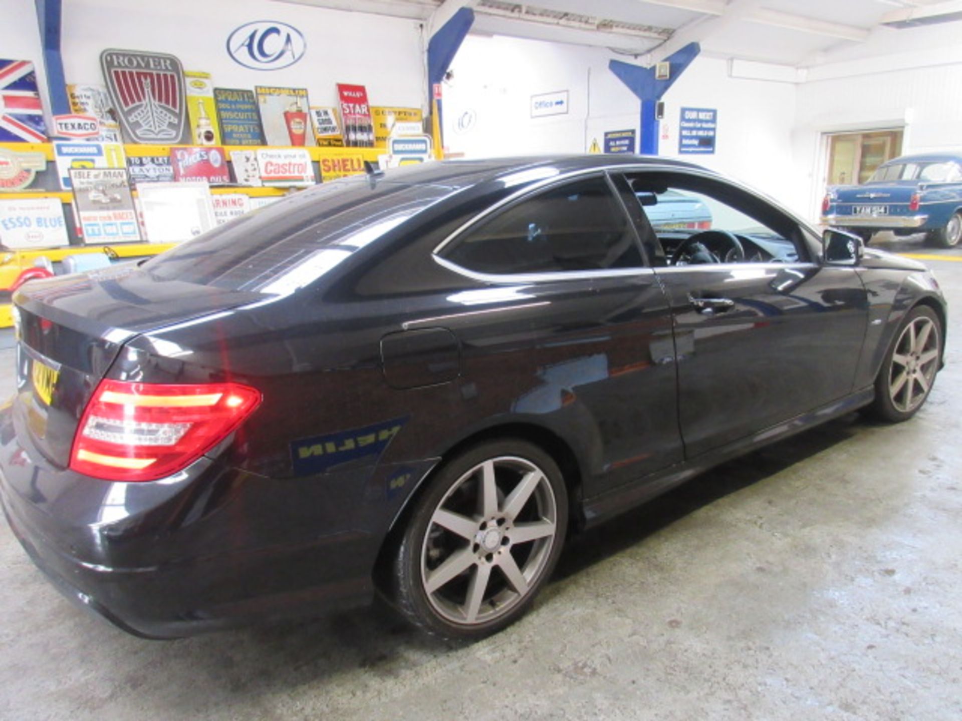 12 12 Merc C220 AMG Sport CDI Blue - Image 3 of 24