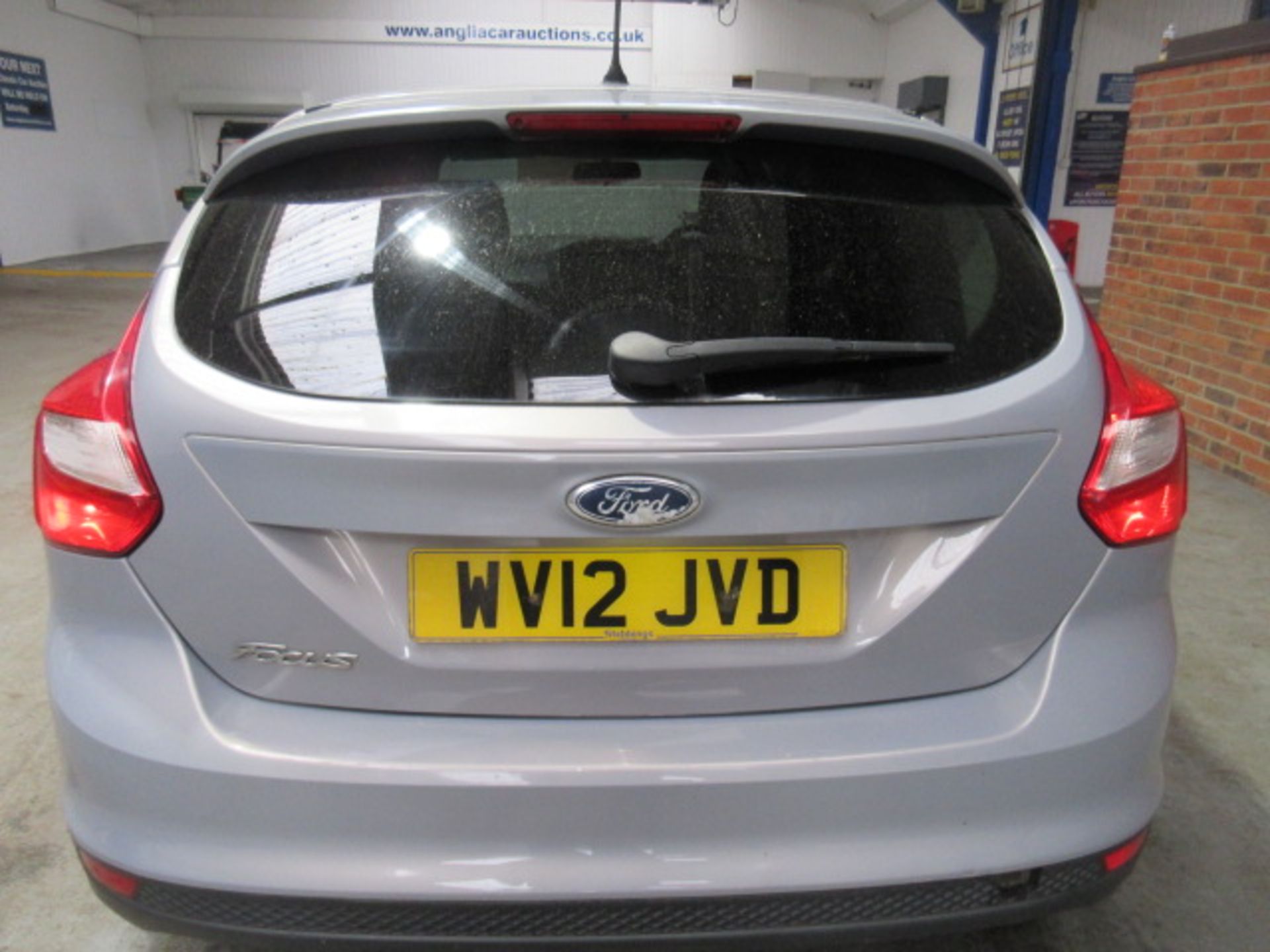 12 12 Ford Focus Zetec 105 - Image 12 of 18