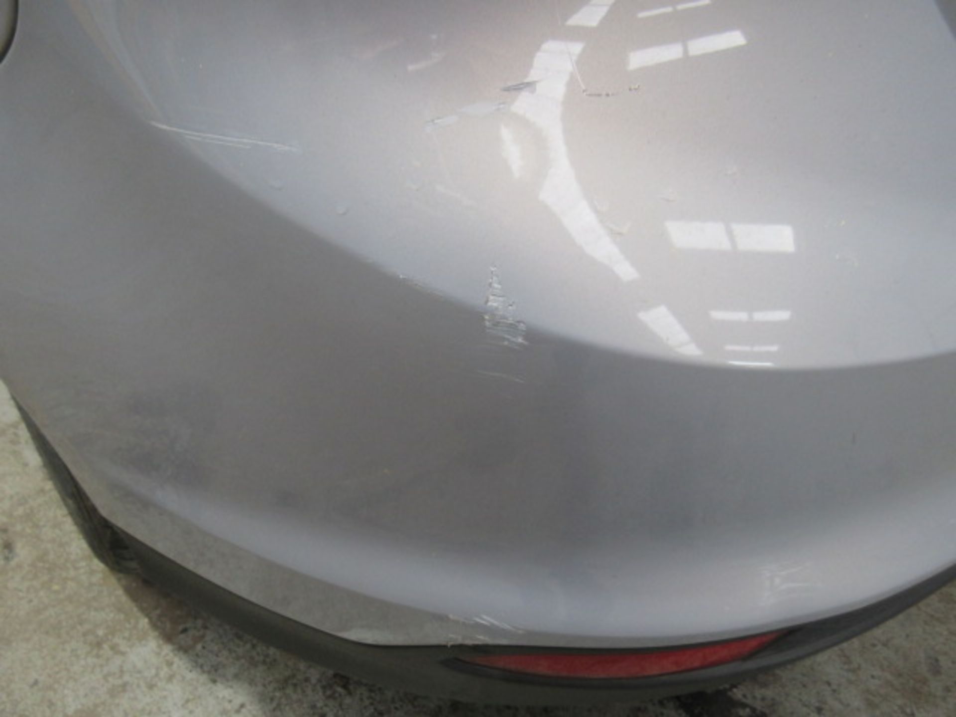 12 12 Ford Focus Zetec 105 - Image 7 of 18