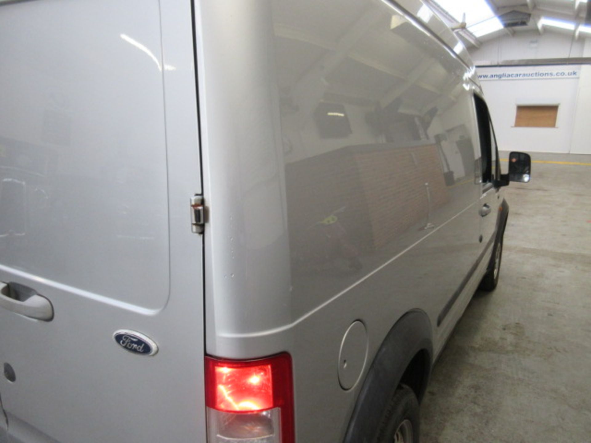 06 06 Ford Transit Connect L230 - Image 8 of 20