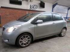 08 08 Toyota Yaris SR