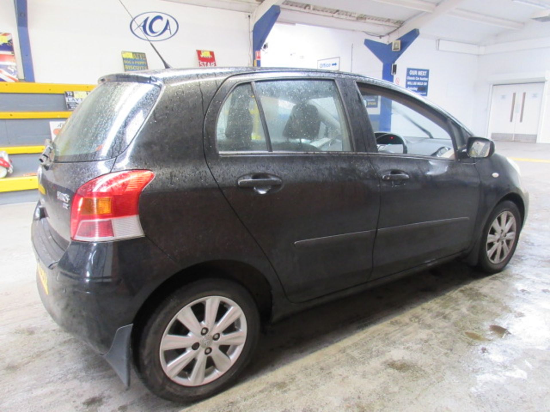 09 09 Toyota Yaris TR VVT-I - Image 13 of 23