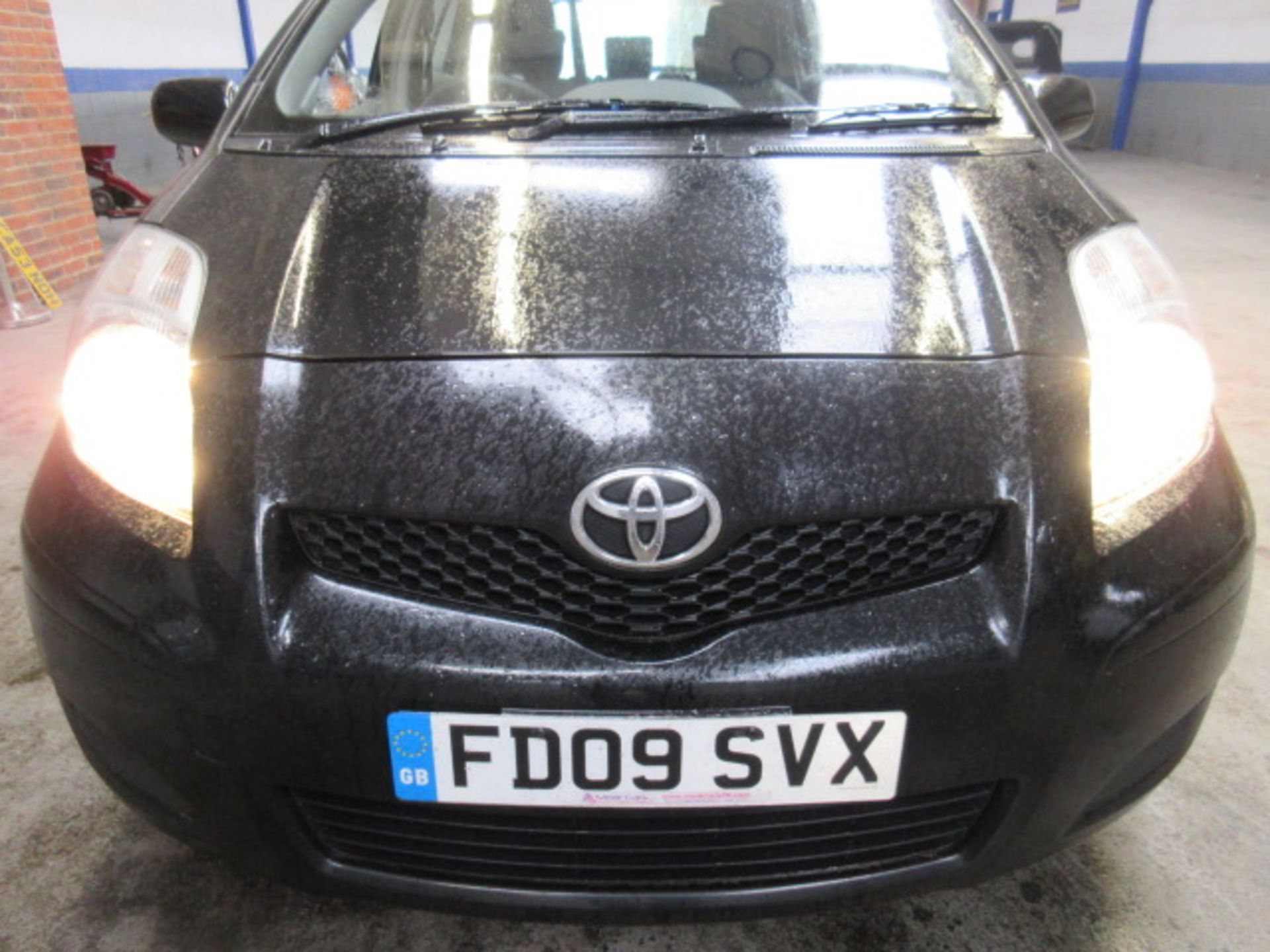 09 09 Toyota Yaris TR VVT-I - Image 16 of 23