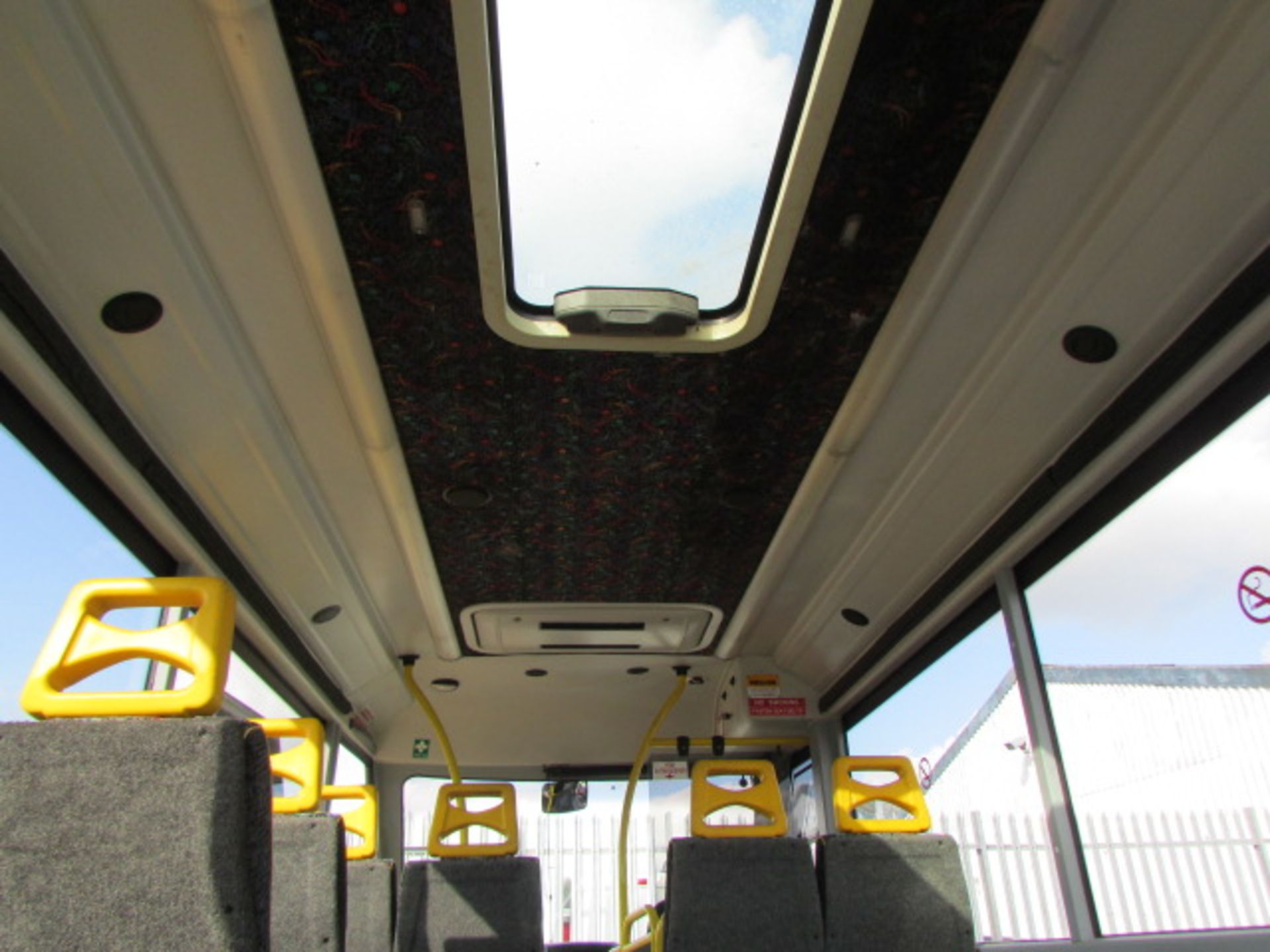 57 07 VW Crafter 9str minbus - Image 16 of 18