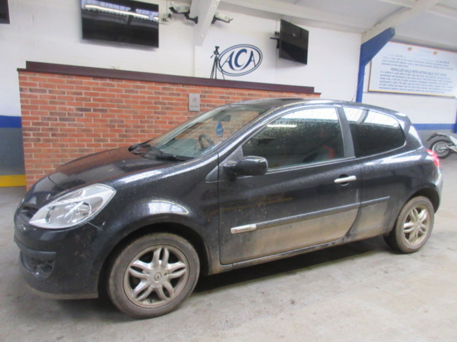 08 08 Renault Clio Rip Curl